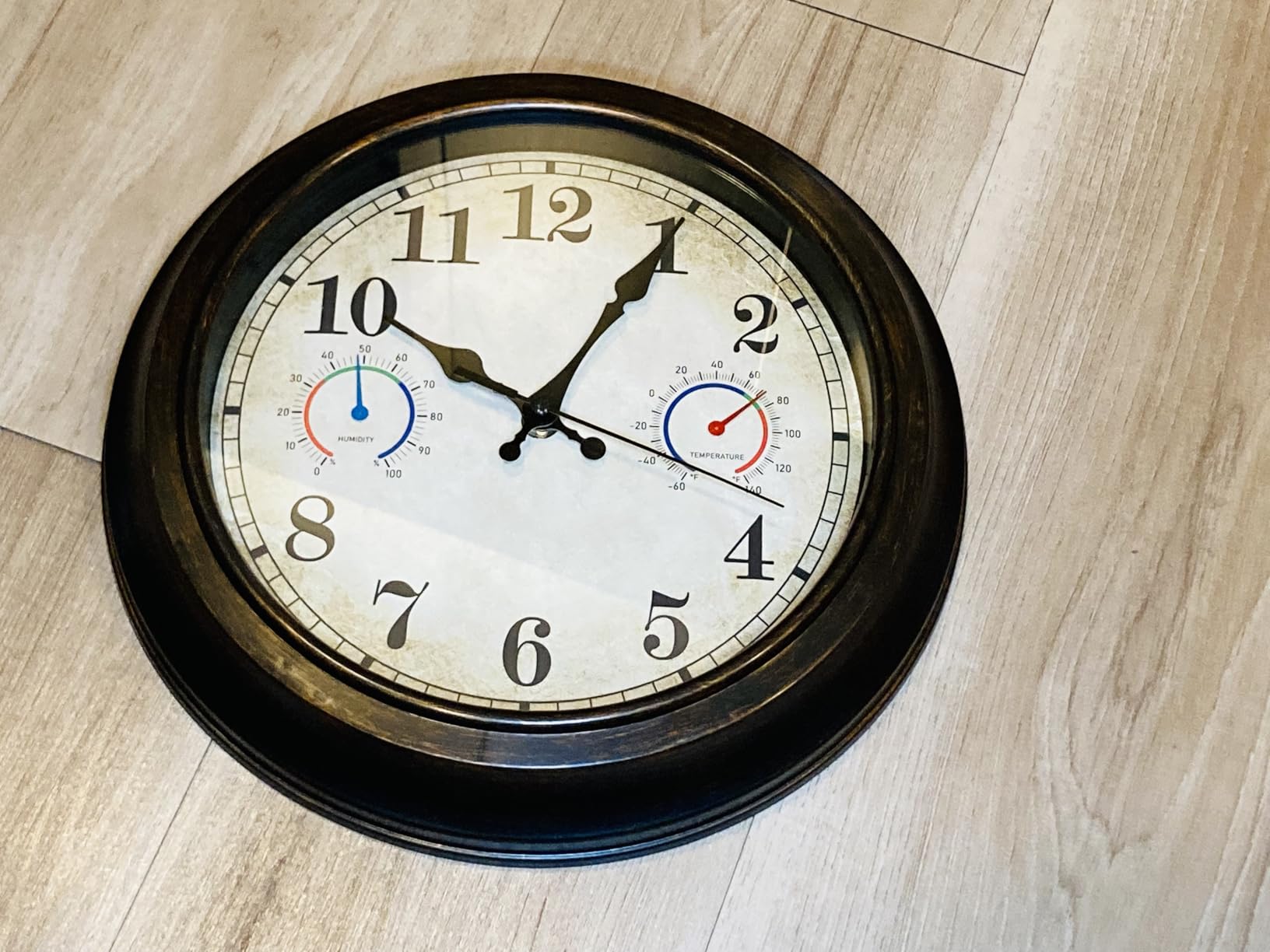 16 Inch Large Outdoor Clock with Thermometer and Hygrometer Combo, Waterproof Indoor Outdoor Wall Clocks for Patio, Pool, Garden, Backyard Decor- Retro Bronze customer photo 2