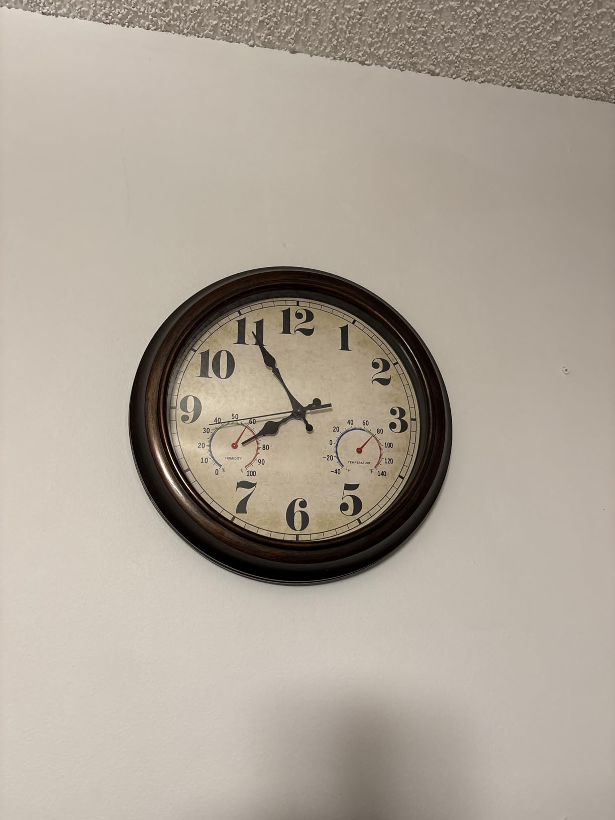 45MinST 13-Inch Vintage Outdoor Wall Clock with Thermometer and Hygrometer, Waterproof, Large Numbers, Silent, for Indoor and Outside Use,Porch,Garden,Pool(Black Frame with Silver Trim) customer photo 2