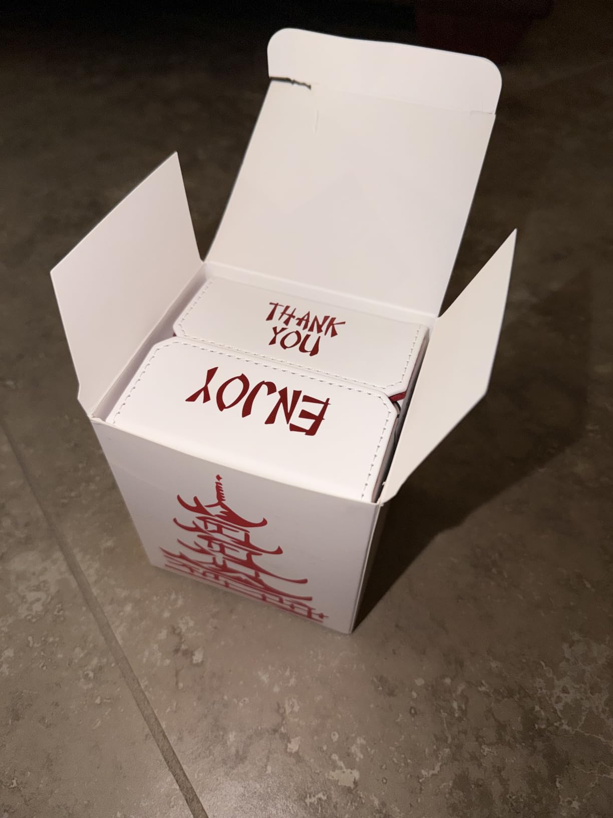 ORIGINAL China To Go! Trading Card Deck Box, vegan leather & Holo Design, MTG commander deck box, fits 100 double Sleeved Cards customer photo 2