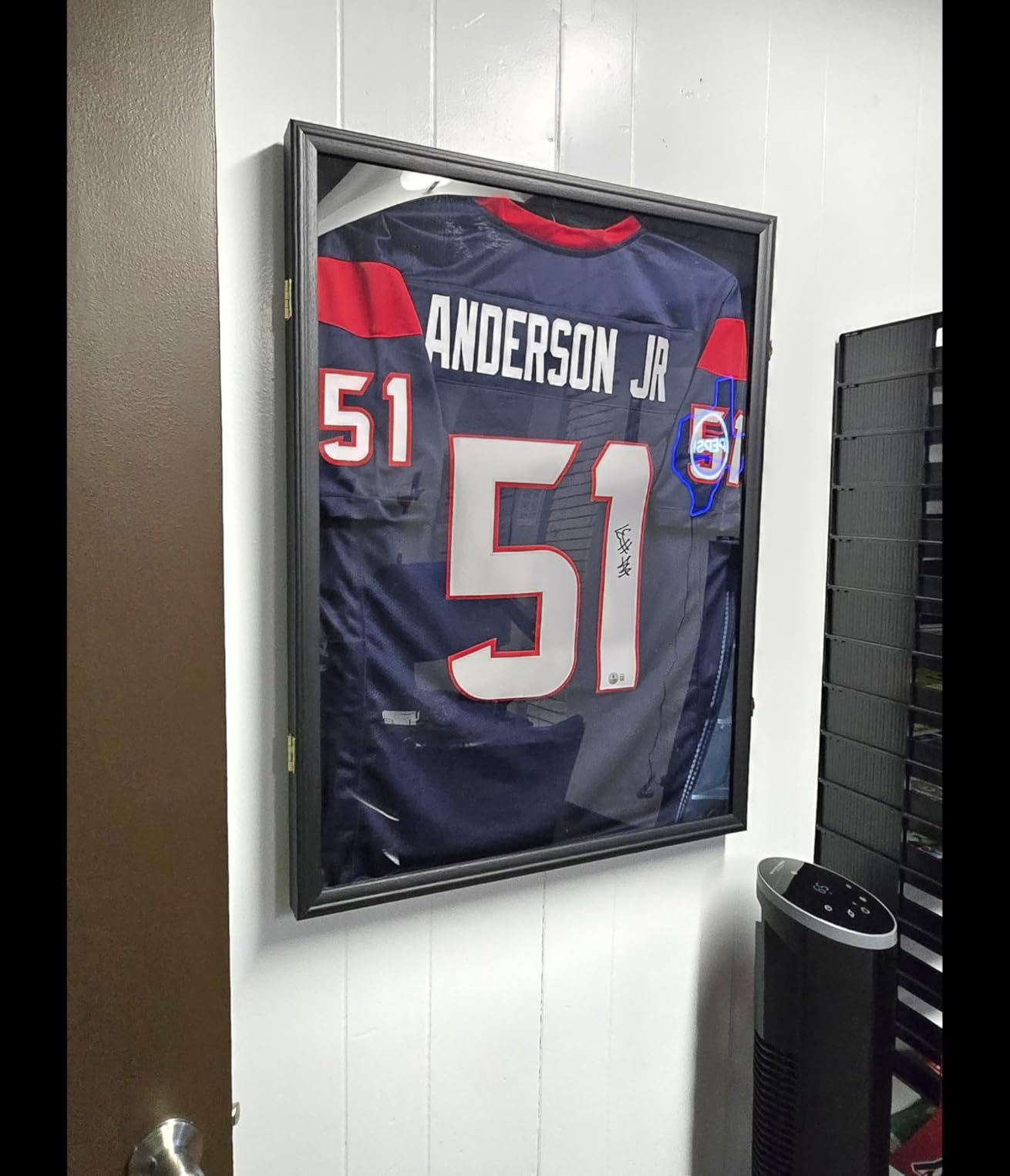Jersey Frame Display Case,Jersey Frame,T-Shirt Shadow Box for Jerseys 1PC | Goazhpon jersey Display Case for Wall,Large Lockable T-Shirt Shadow Box with Clean UV Protection Acrylic & Hangers customer photo 2