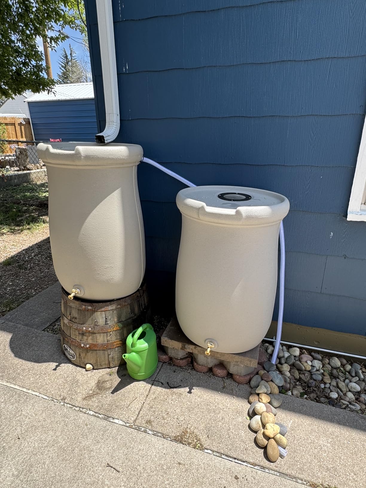 Step2 Fernway Rain Barrel, Outdoor Water Conservation Container, Holds 50 Gallons, Gray customer photo 2