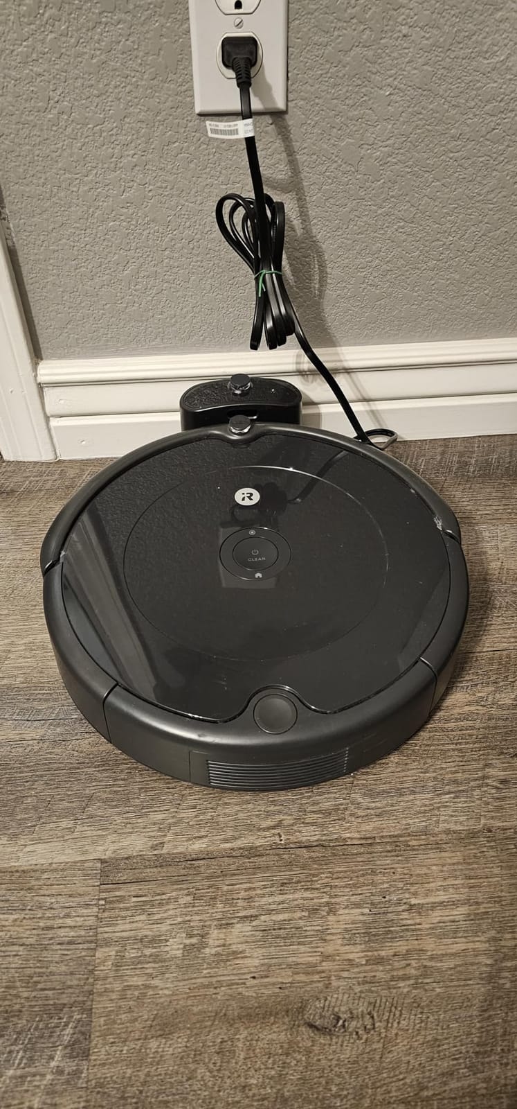 iRobot Roomba 105 Vac Robot Vacuum - Easy to use, Intense Power-Lifting Suction, LiDAR Navigation, Multi-Surface Cleaning, Cleans in Neat Rows, Self-Charging | LiDAR navigation, power-lifting suction customer photo 2
