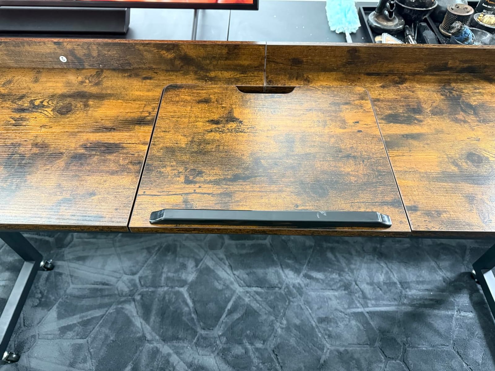 MAHANCRIS Overbed Table with Wheels, Queen Size Mobile Bed Desk with Adjustable Height, Computer Desk with Tilt Stand, Rolling Laptop Table, Recliner Desk for Office, Hospital, Rustic Brown MTHR18101 customer photo 2