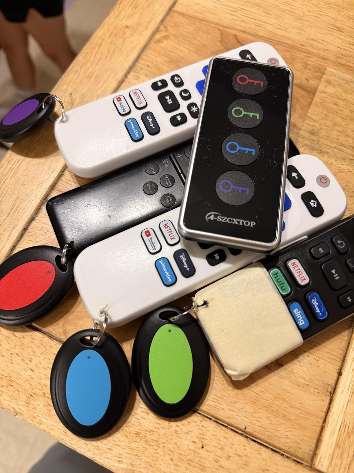 Key Finder Locator RF Wireless Remote Item Tracker with 4 Receivers | No App Required | 131FT Working Range | Ultra-Long Battery Life | 80dB | Built-in Flashlight customer photo 2