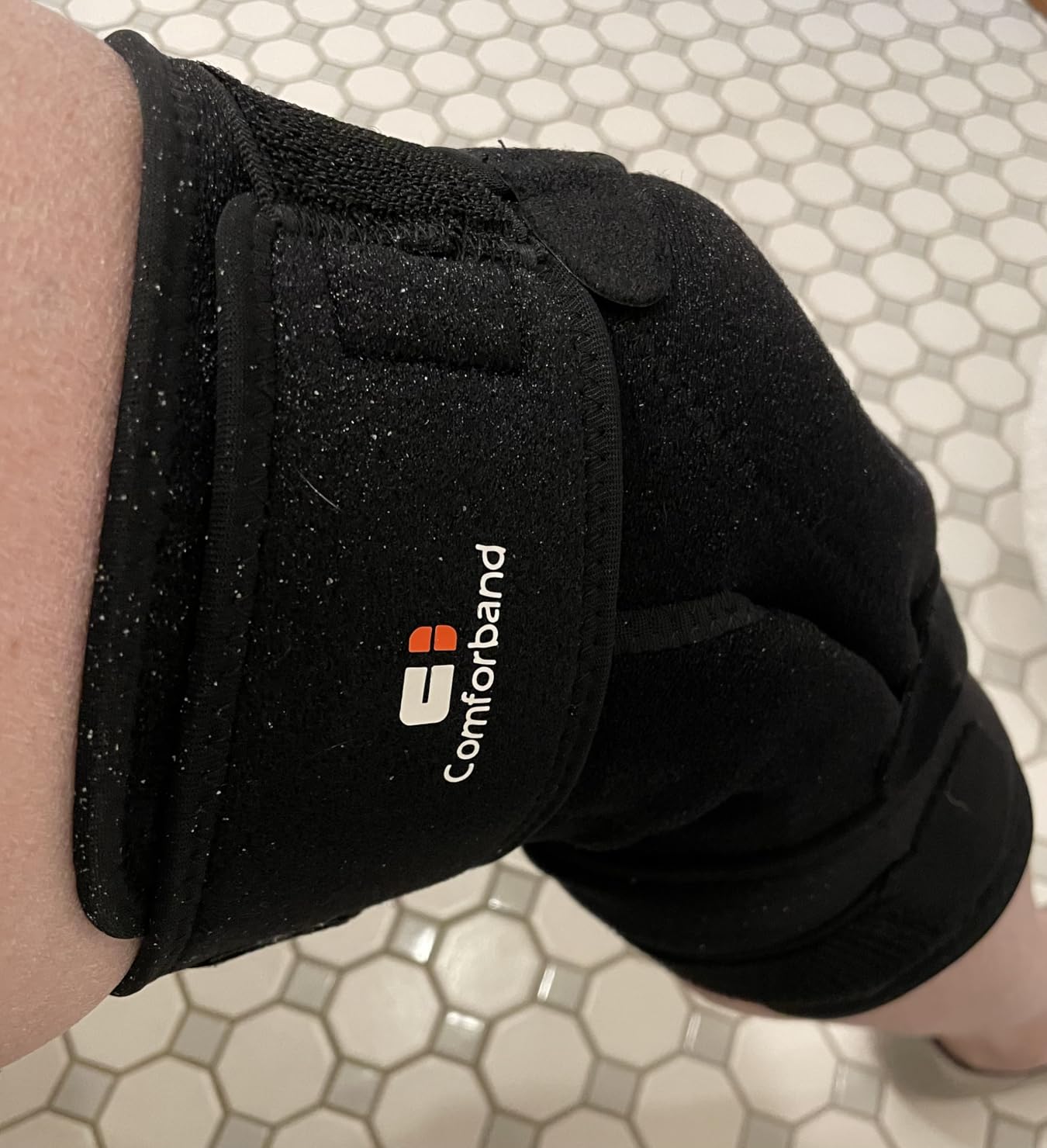 Comforband Adjustable Hinged Knee Brace - Dual Side Hinges for ACL, PCL, MCL Injury Support, Meniscus Tear, Arthritis Pain Relief, Post-Surgery Recovery (Black, L/XL) customer photo 2
