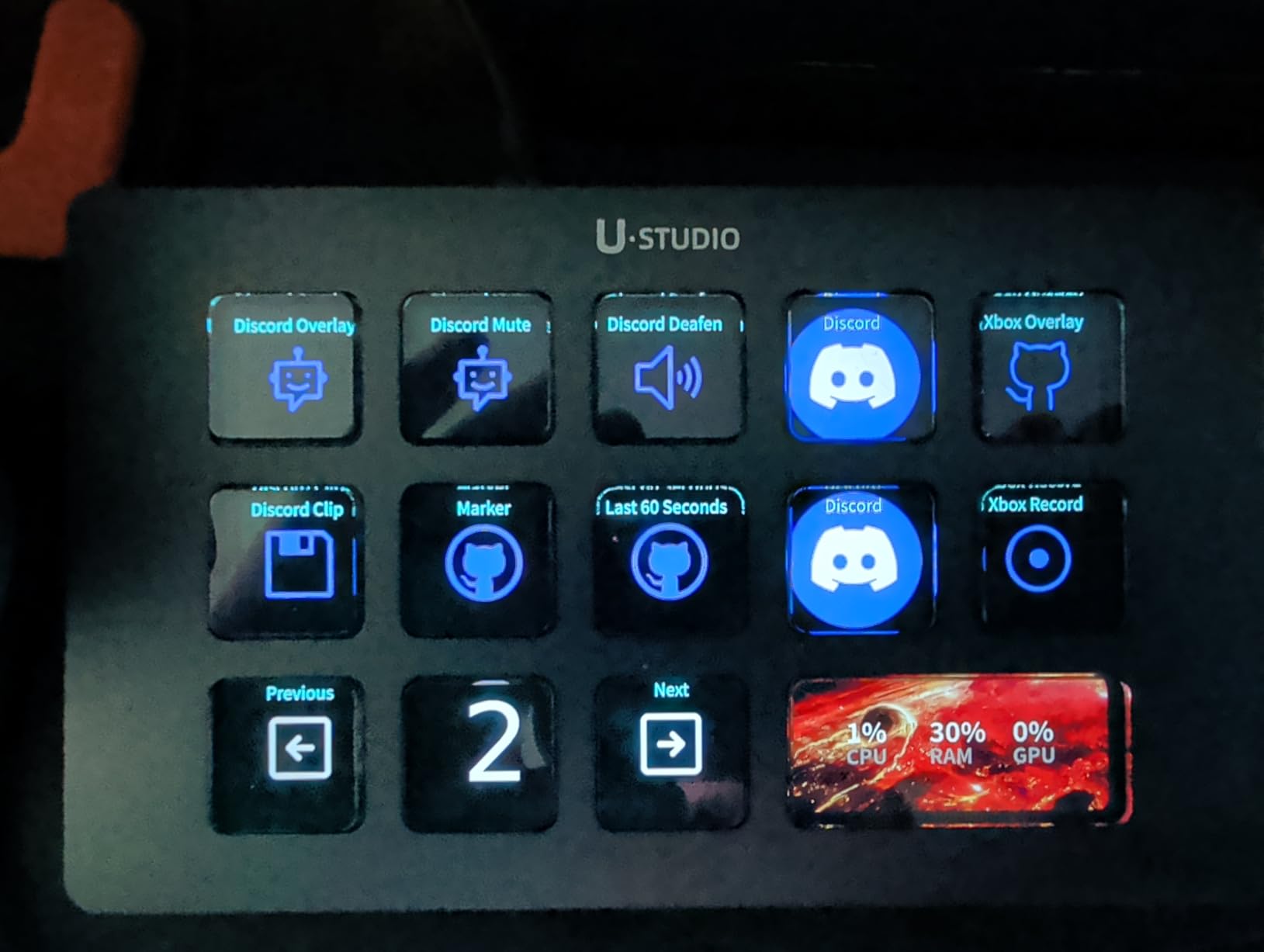 ULANZI D200H 7-in-1 Hub Deck Studio Stream Controller Shortcut Keyboard, LCD Customizable Macro Keys Programmable Keypad Soundboard to Control Apps and Software Like OBS Twitch YouTube for Mac/PC customer photo 2