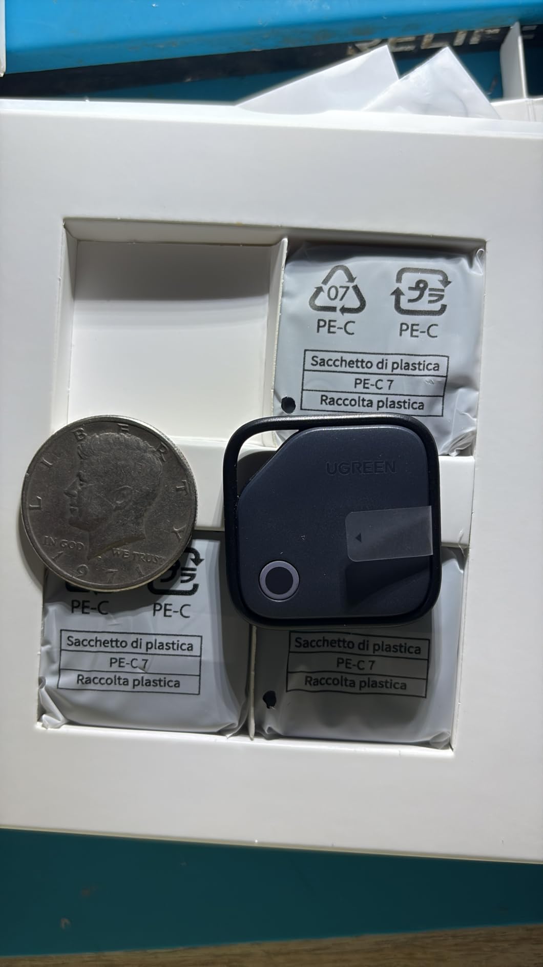 UGREEN FineTrack Air Tracker Tags (iOS Only) 4 Pack, 2-Year Replaceable Battery Bluetooth Tracker Compatible with Apple Find My, Item Finder Smart Tag for Keys, Luggage - [Apple Find My Certified] customer photo 2