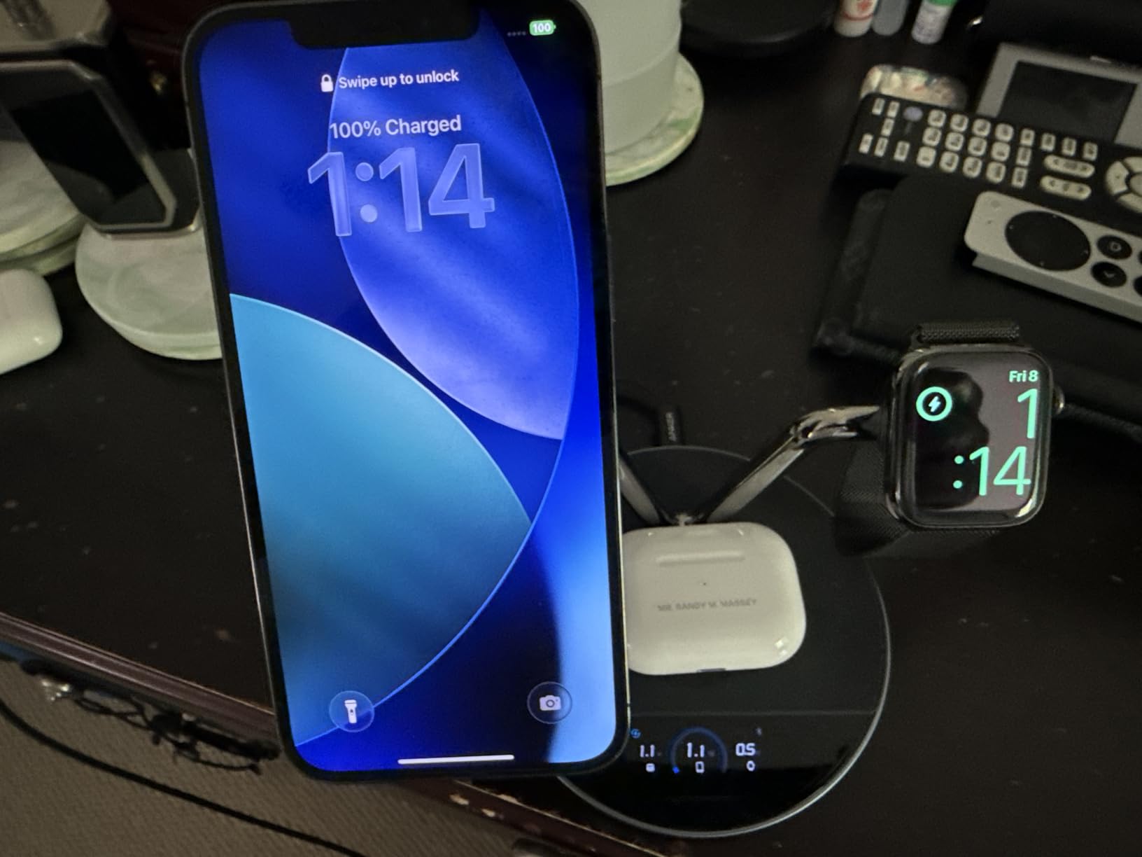 Anker Prime 3-in-1 Qi2.2 MagSafe Compatible 25W Wireless Charging Station with Smart Display and TEC Active Cooling customer photo 1
