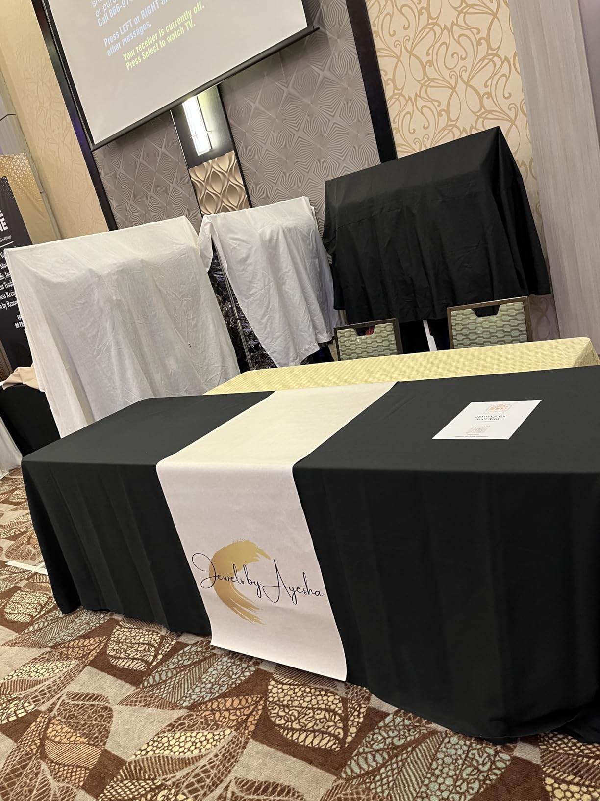 VINGLI 6 FT Narrow Folding Table, Tabletop Folded in Half, Premium Quality HDPE Material and Sturdy Metal Frame, Perfect for Buffet, Seminar, Party, Training, Home Work, White customer photo 1