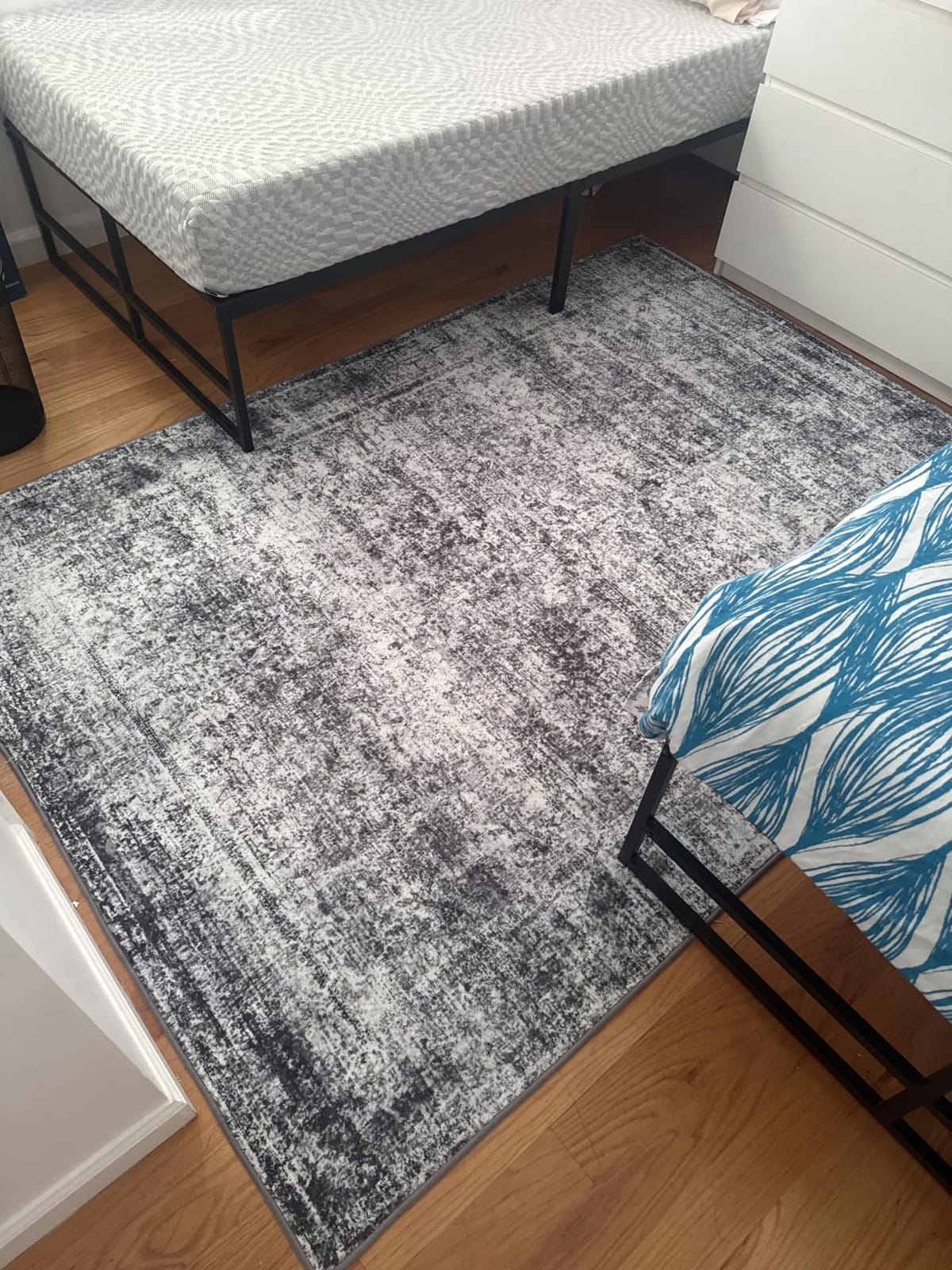 Washable Area Rug 5' x 7' Vintage Traditional Persian Mat - Foldable Distressed Non-Slip Machine Washable Carpet for Living Room Bedroom Kitchen Home Decor - Graphite and Mist customer photo 1