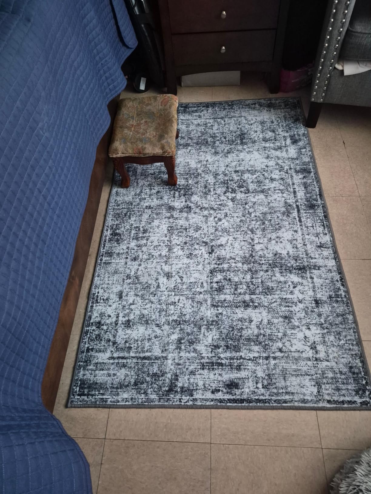 Washable Area Rug 5' x 7' Vintage Traditional Persian Mat - Foldable Distressed Non-Slip Machine Washable Carpet for Living Room Bedroom Kitchen Home Decor - Graphite and Mist customer photo 2