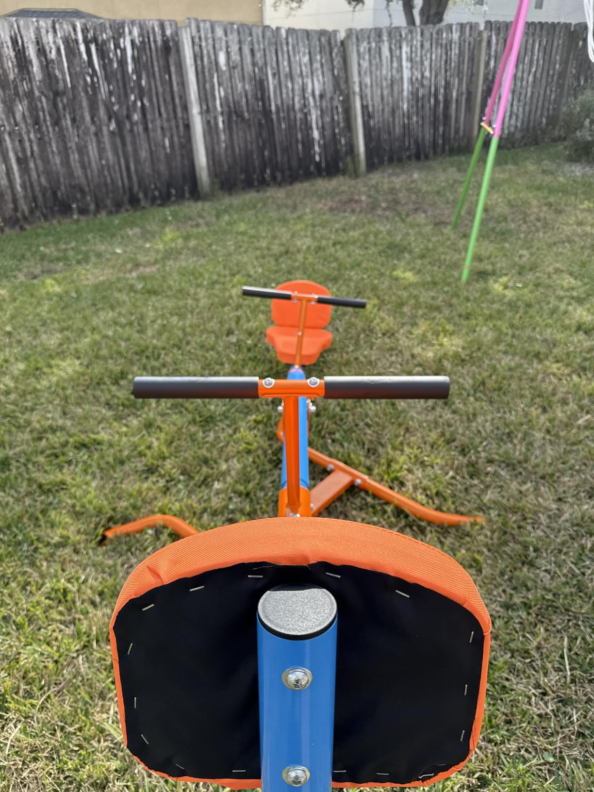 VEVOR Seesaw Teeter Totter for Kids Outdoor, 300 lbs Load Capacity, Sit and Spin Teeter Totter with Easy-Grip Handles, Playground Equipment with Swiveling 360 Degrees Rotating for Children Aged 3+ customer photo 2
