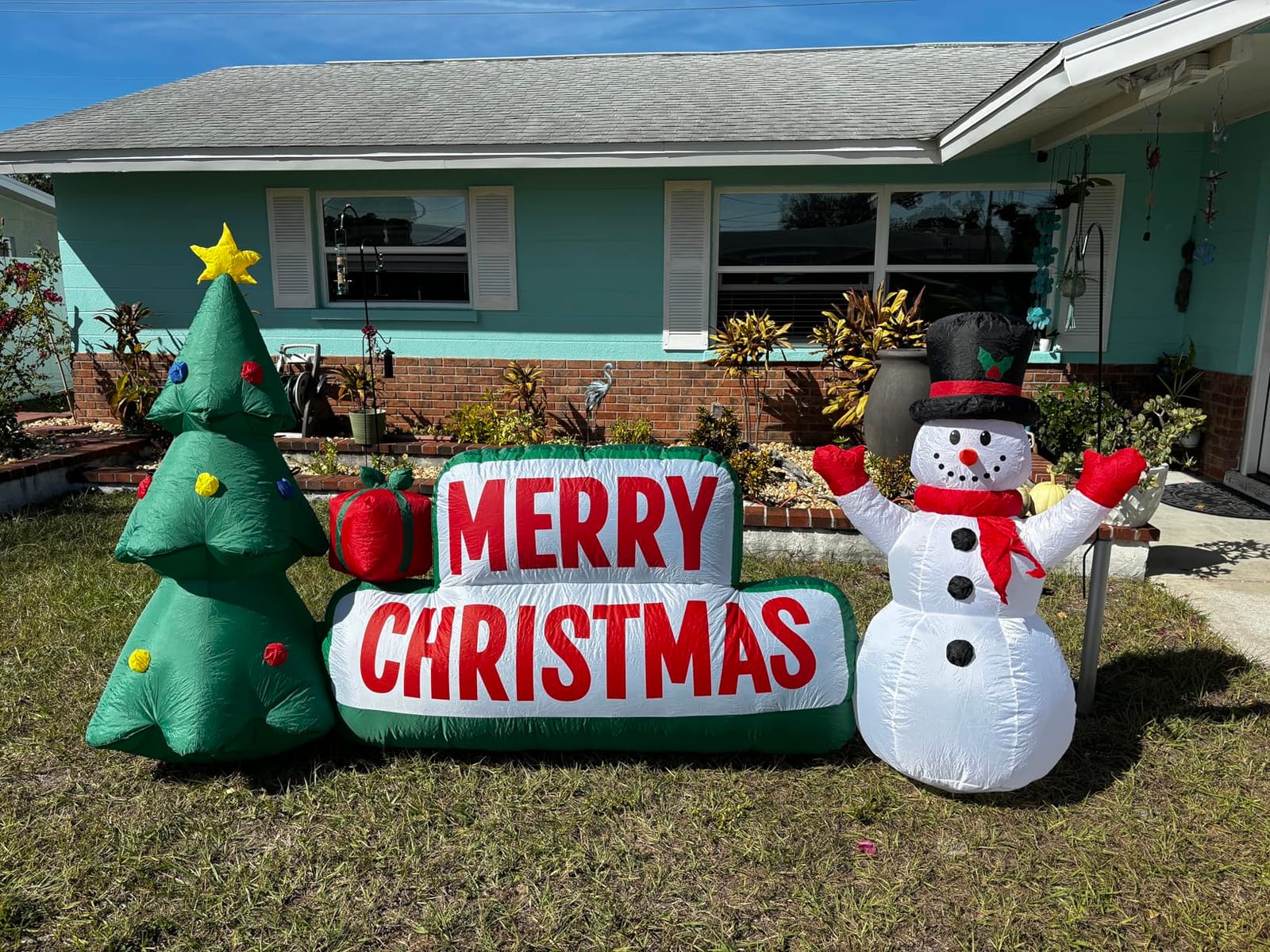 FunFanso 10 FT Long Christmas Inflatable Merry Christmas Sign Outdoor Decorations, Blow up Xmas Sign with Christmas Tree and Snowman, Built-in LED Lights for Yard Lawn Garden Holiday Party Home Porch customer photo 2