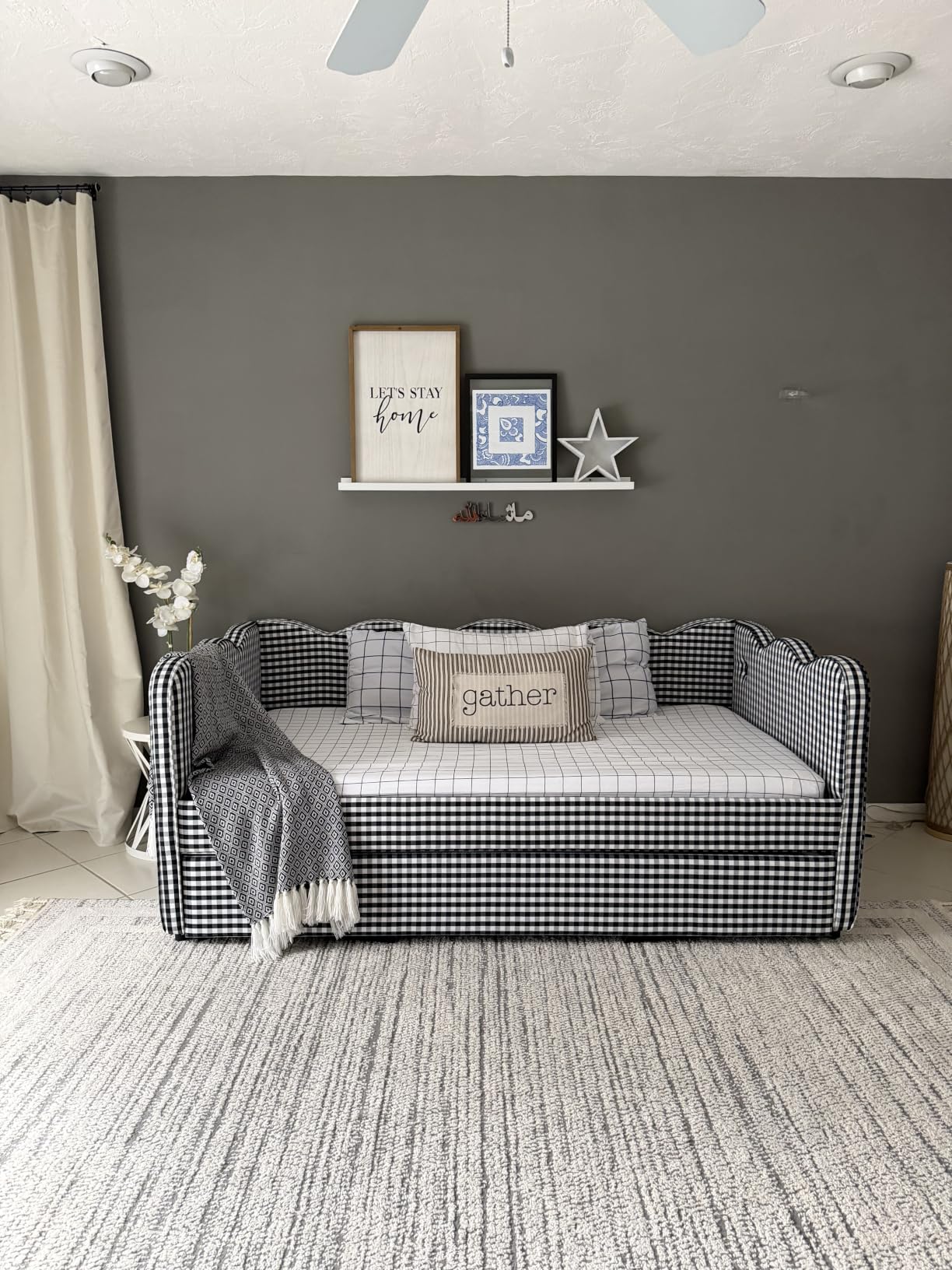 KEIKI Twin Size Upholstery Daybed with Trundle and USB, Twin to King Design Adorable Wave Shaped Extendable Linen Sofa Bed, Easy Assembly, No Box Spring Required, for Living Room and Bedroom, Navy customer photo 2