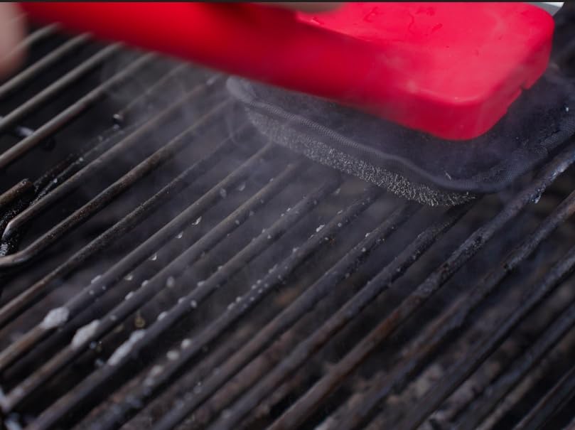 ThermoMaven Bristle-Free BBQ Grill Brush - No Wire Risk Steam Cleaner Removes Burnt Grease Fast - 17