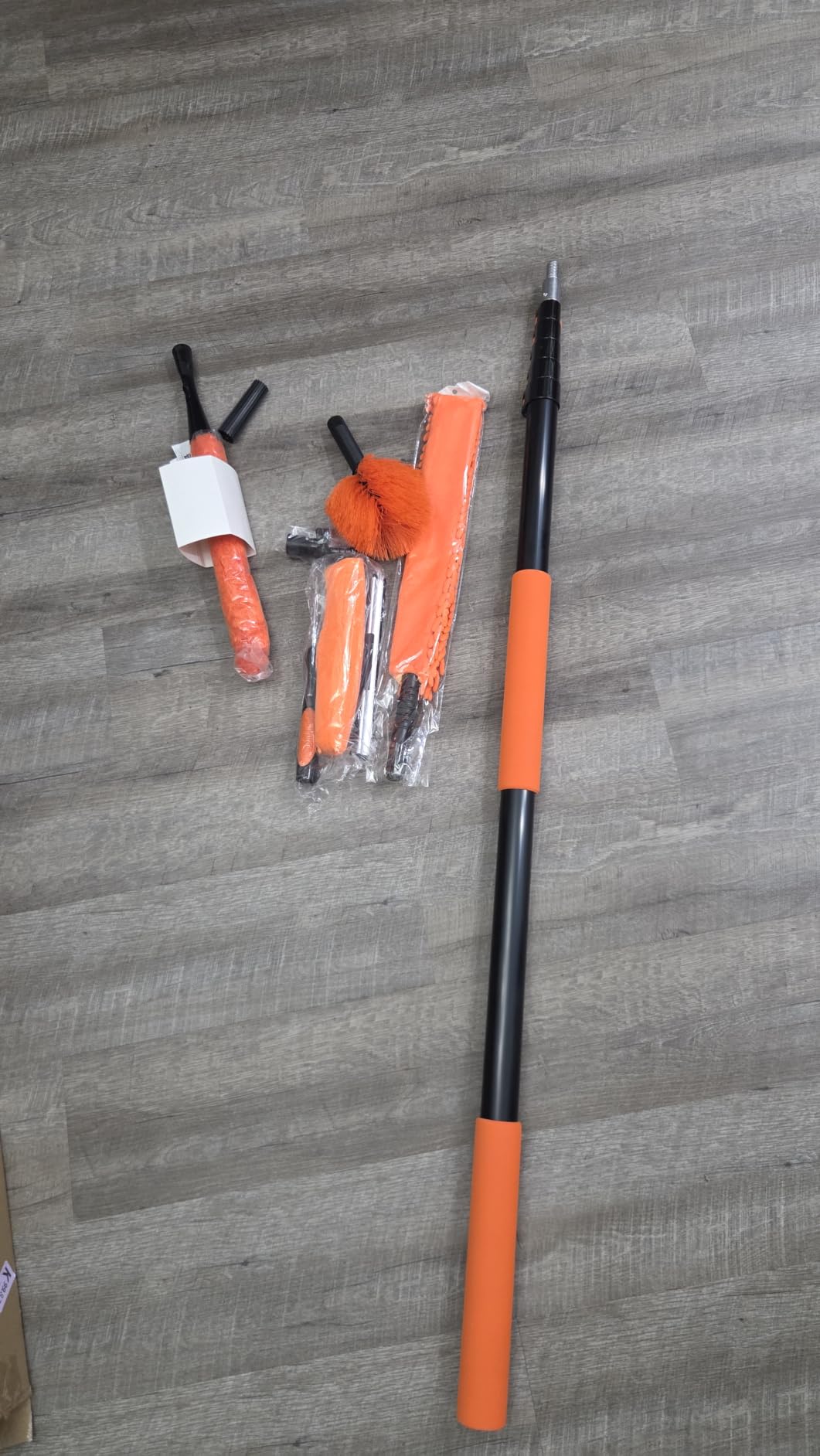 SISUPASSIE 30FT Reach High Ceiling Duster Kit, Window Cleaning kit with 5-24FT Extension Pole, Fan Duster for Ceiling Fan Blades, Microfiber Feather Duster, Rotatable Window Squeegee and Cobweb Duster customer photo 1