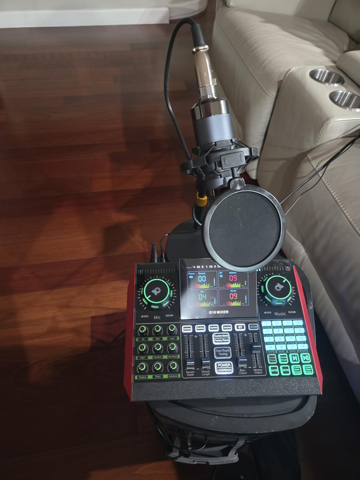 TENLAMP G10 Creator Audio Mixer Bundle with Microphone for Streaming, Podcast and Singing customer photo 1