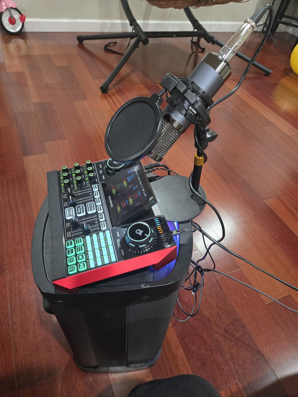 TENLAMP G10 Creator Audio Mixer Bundle with Microphone for Streaming, Podcast and Singing customer photo 2