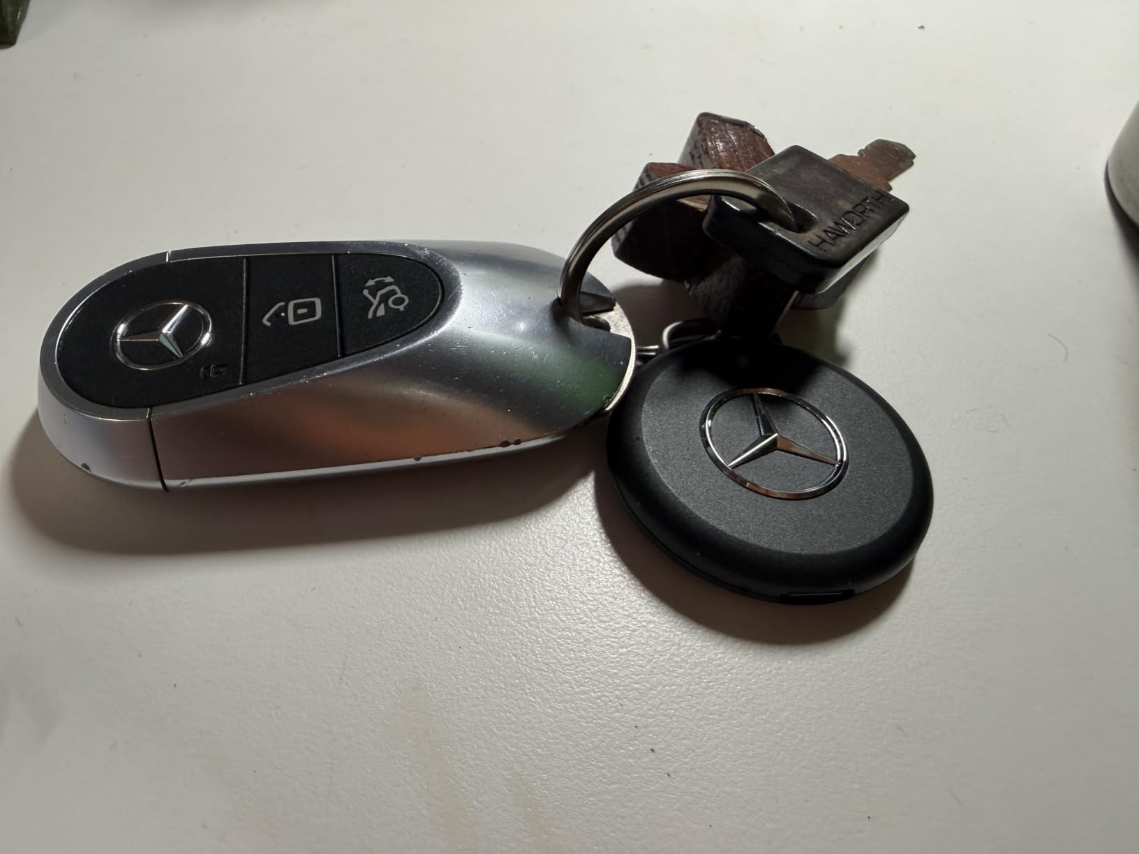 Chipolo Loop - Rechargeable Bluetooth Tracker for Key and Pocket Location | Compatible with Apple or Google, Call Your Phone & Out of Range Alerts for Android (Charcoal) customer photo 2