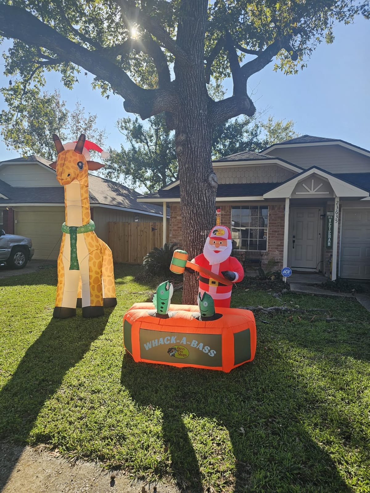 COMIN 10 FT Christmas Inflatables Outdoor Decorations Inflatable Nodding Giraffe with A Santa Hat Blow Ups with Built-in LEDs for Yard Party Lawn Decor customer photo 2