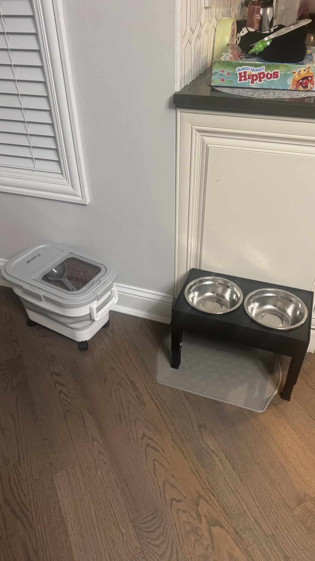 Wood Pellet Storage Container 20-25lbs, Wheeled Bin with Clear Window | Collapsible Pellet Bucket with Secure Locking Lid, Scoop and Labels Included, Gray customer photo 2