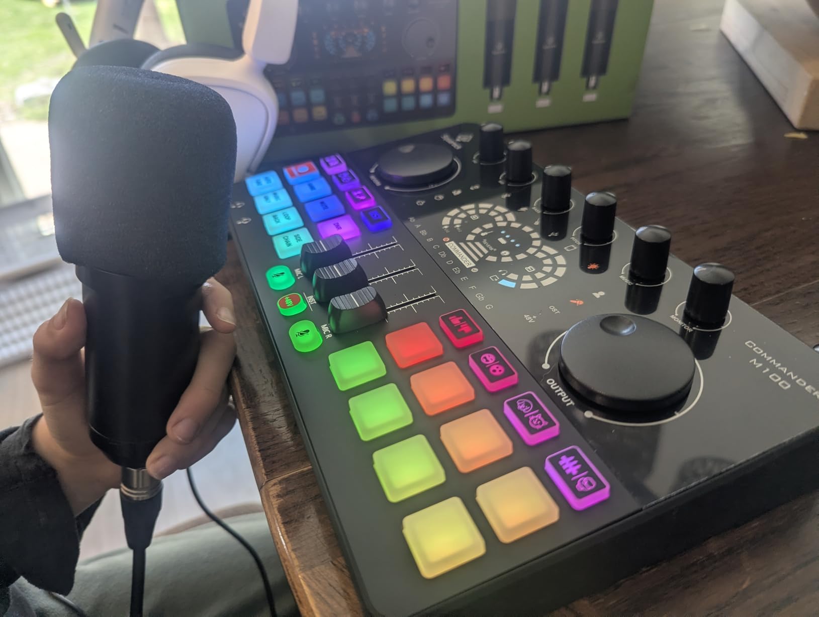 Podcast Equipment Bundle for 4, All-in-One Audio Mixer with Dynamic Micophones Noise Reduction for Live Streaming/Recording/Singing，PC,Smartphone，TikTok M100 3rd customer photo 1