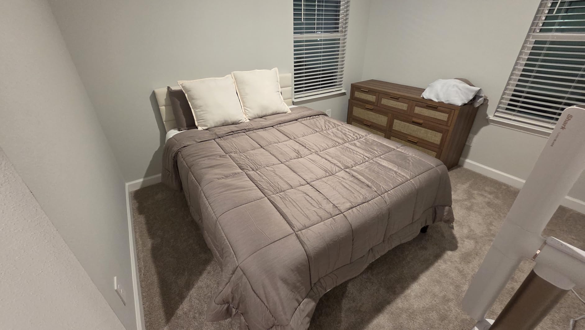Fluest King Size Bed Frame, Platform Bed Frame with Velvet Upholstered Headboard, No Box Spring Needed, Sturdy Metal Support, Noise Free, Easy Assembly, Beige customer photo 1