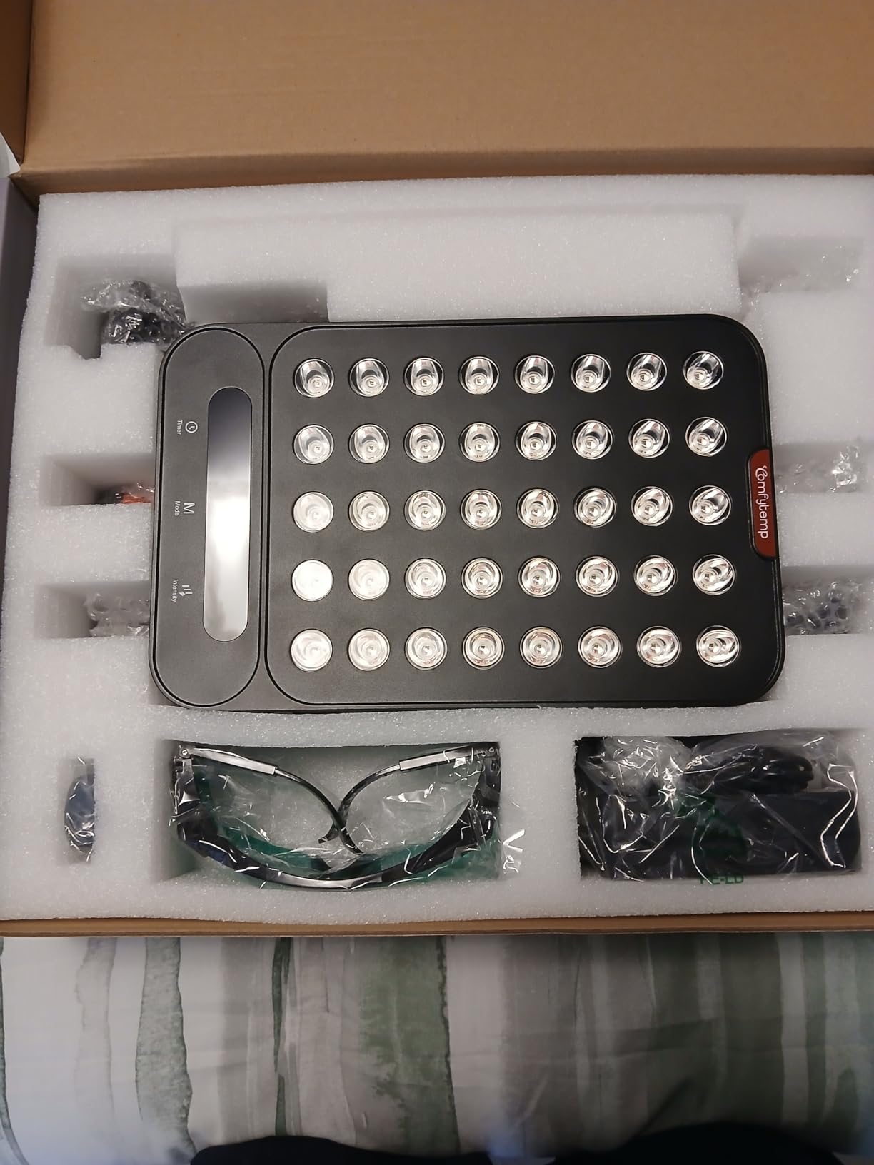 Comfytemp 55W High-Output (3X Intensity) Red Light Therapy Lamp for Body | 143mW/cm2 at 6 in Near Infrared Light Lamp, 660nm & 850nm LED Light Panel with Adjustable Stand, for Home Bedroom Use customer photo 1