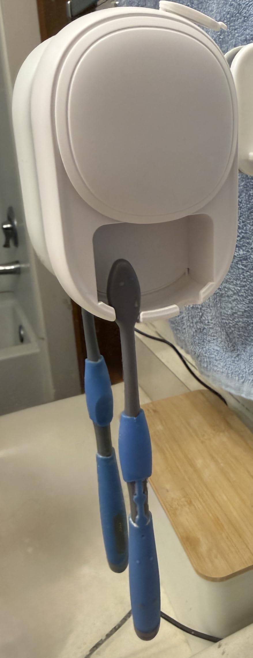 UV Toothbrush Sanitizer Holder Wall Mounted for Bathroom, Travel Toothbrush Case Design, Electric Toothbrush Holder with UVA+UVC Light & Fan Drying, USB Rechargeable Toothbrush Cleaner customer photo 2