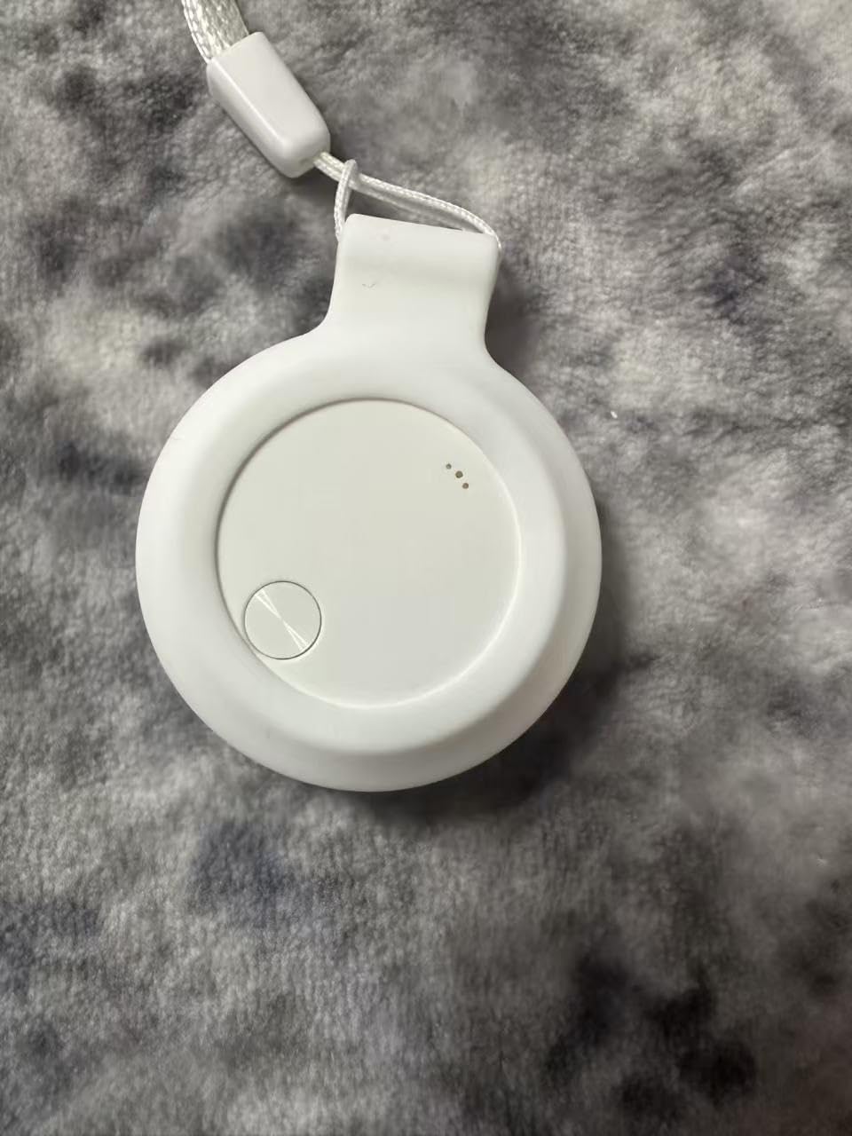 Air Tracker Tags-4 Pack: Smart Bluetooth Tracker, Item Finder Works with Apple Find My (iOS Only) App, Trakcer Tag Locator for Keys, Luggage, Satchel, weTag mini. (Not for Android Devices) customer photo 1