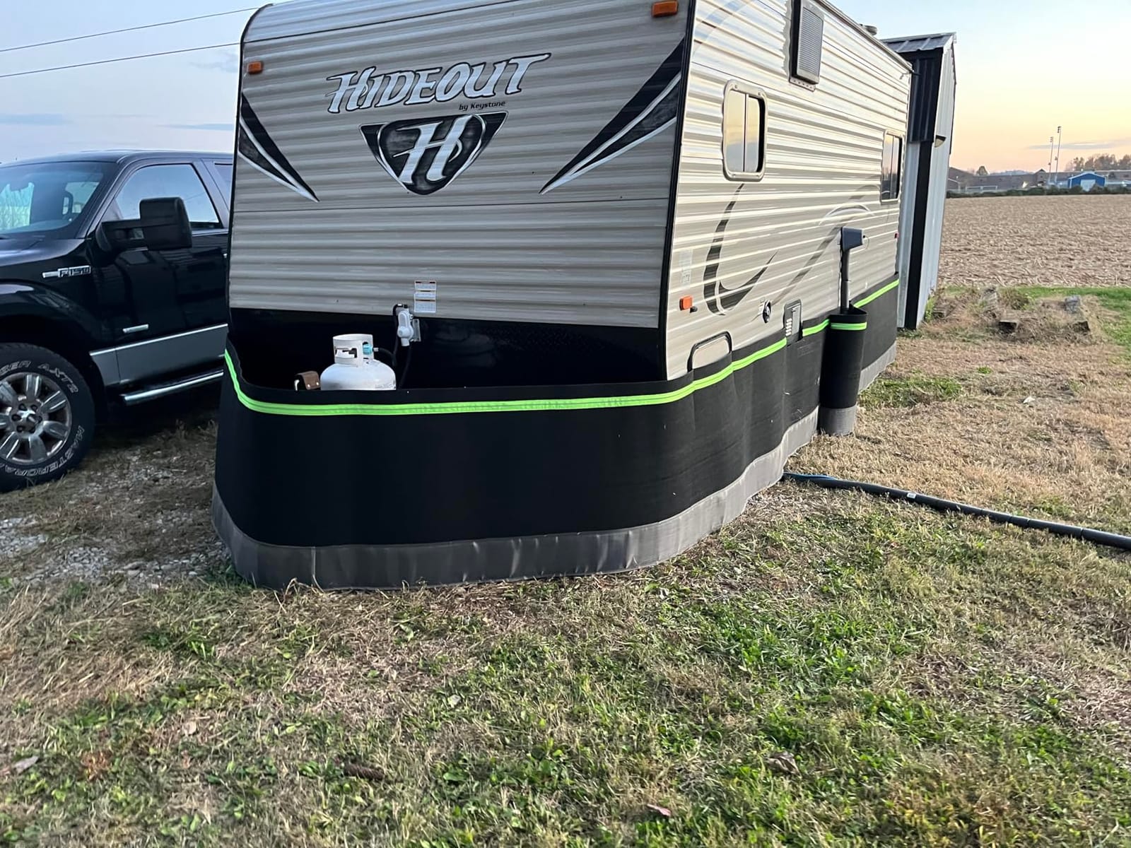 RV Skirting for Winter, Camper Insulated Skirt Travel Trailers & 5th Wheels | 3.2x105ft RV Skirting Kits for Mobile Home Exterior, All Weather Waterproof Windproof Cold Weather Underpinning Cover customer photo 2