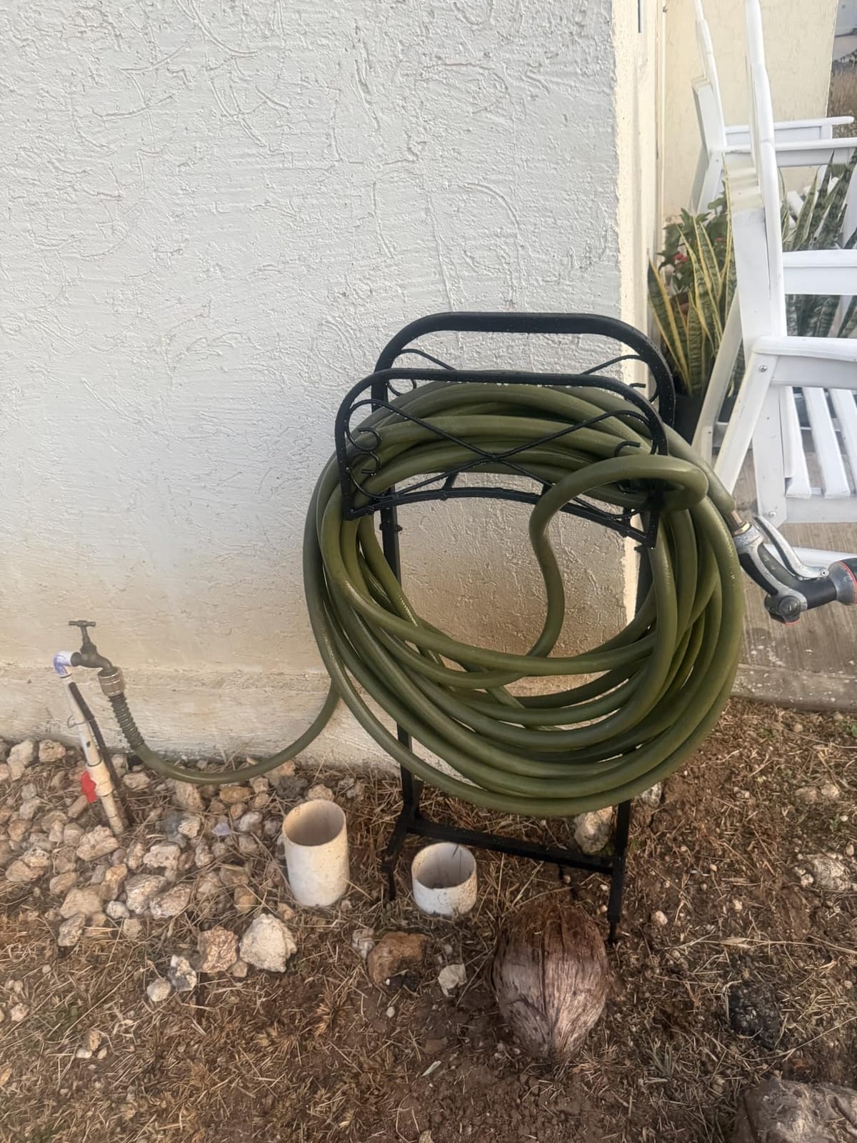 Gtongoko Garden Hose Holder for Outside 43