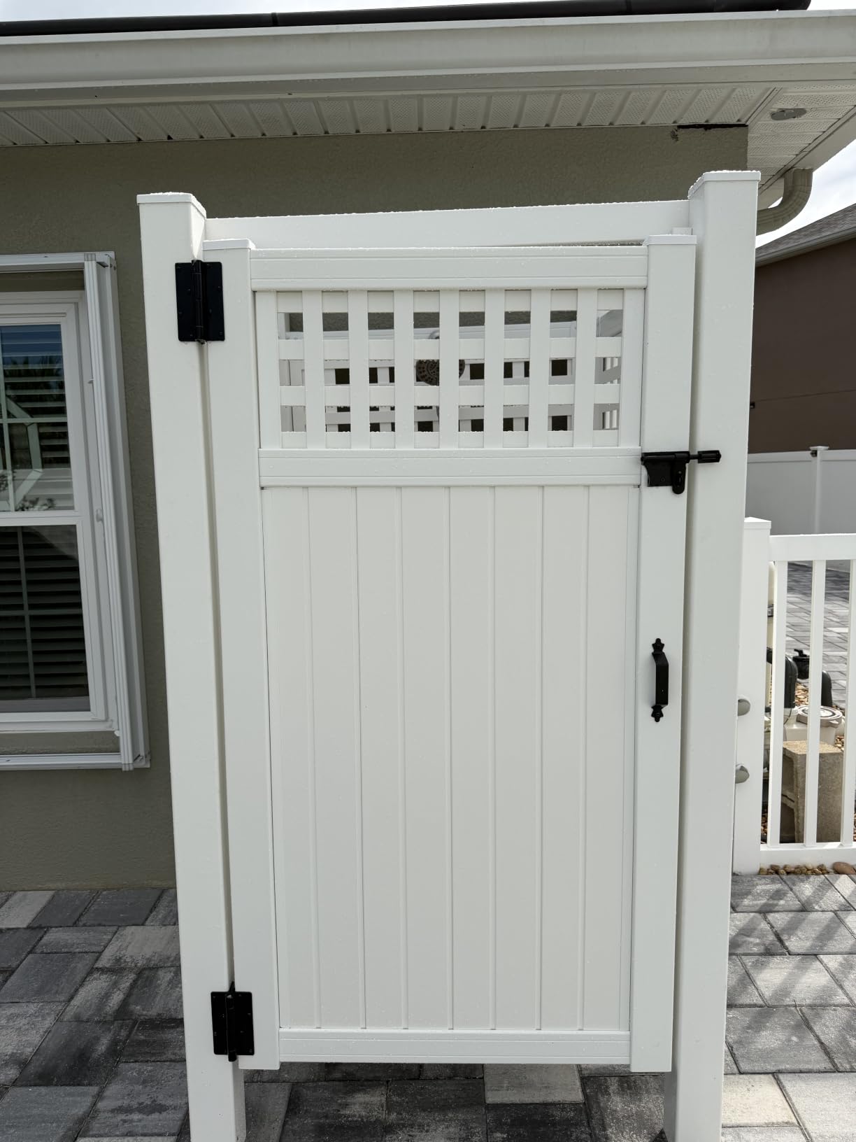 Outdoor Shower Enclosure, Rust-Proof Engineering Grade PVC Privacy Shower Station, Outdoor Shower Easy DIY Assembly for Pool, Beach, Backyard, 81