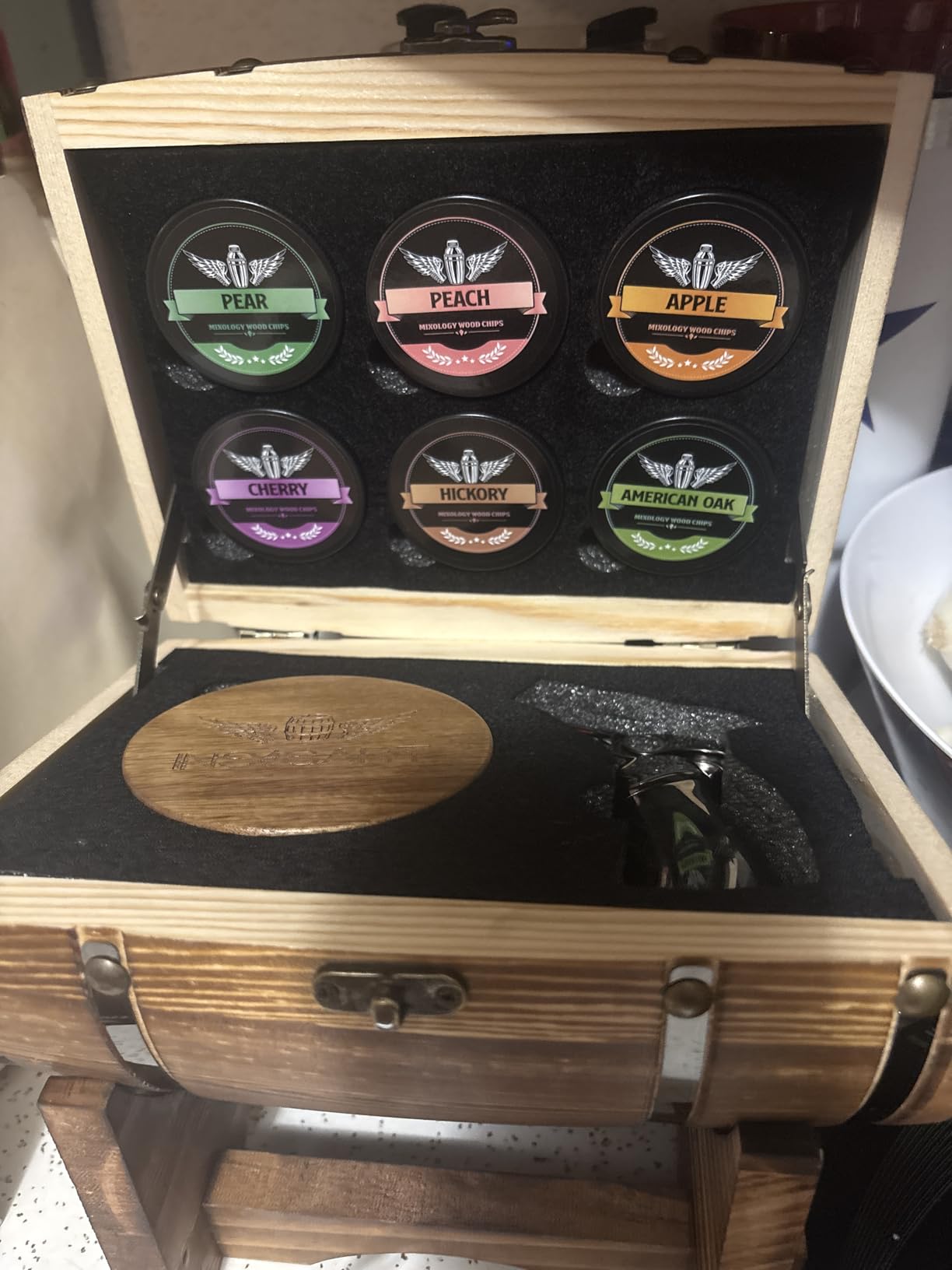 INSISART Electric Whiskey Smoker Kit, Old fashioned Smoker Kit with Barrel | Patent Pending, Rechargeable, with 8 Wood Chip Flavors, Smoke Infuser for Bourbon Cocktails Whiskey Gifts for men, Charred customer photo 2