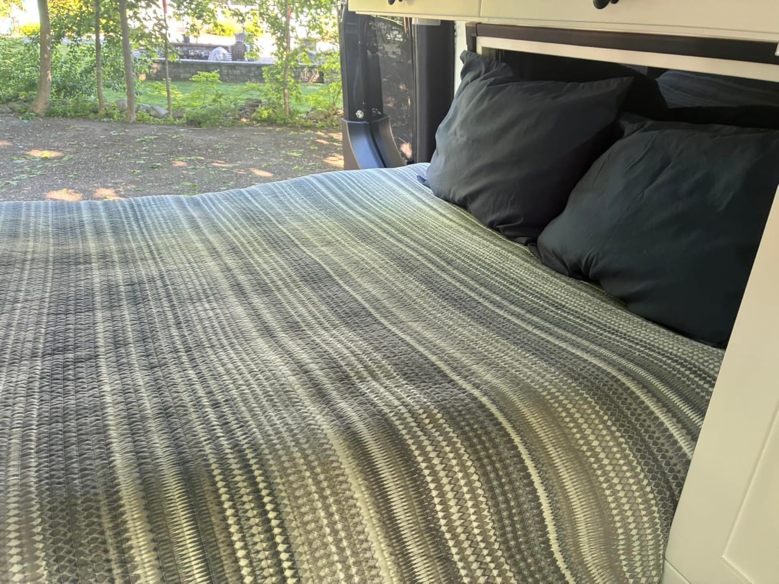 Umbrauto Upgraded Truck Bed Air Mattress for Full Size Short Beds 5.5-5.8ft, Drop-Stitch Tech with Built-in Pump, Heavy Duty Silent Inflatable Tent Bed for Outdoor Camping customer photo 2