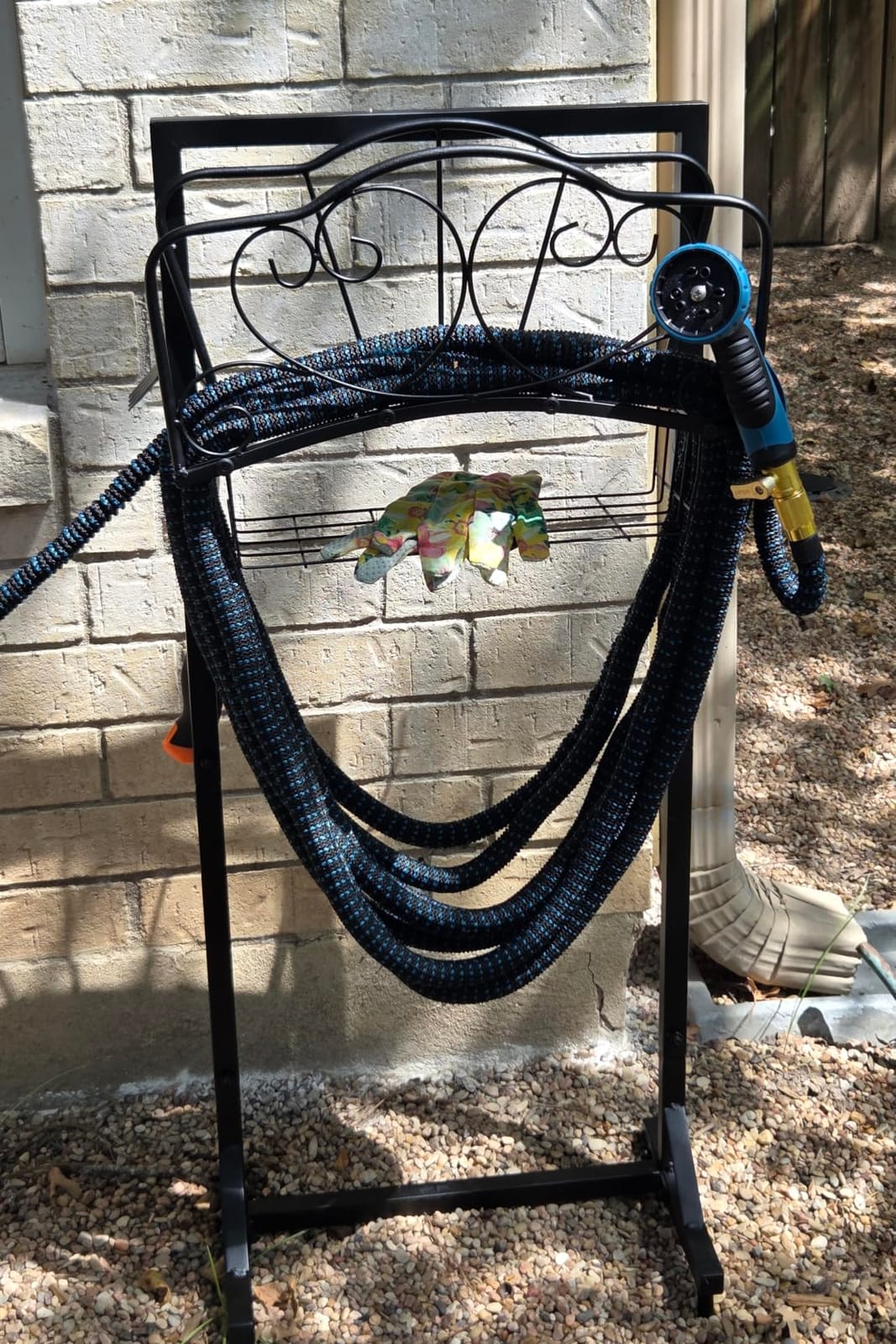 Stable Garden Hose Holder with Storage Basket and Tool Hooks, Heavy-Duty Garden Hose Storage Metal Hose Hanger Holds 160Ft, Rustproof Freestanding Water Hose Holder for Outside,Yard,Lawn,Farm customer photo 1