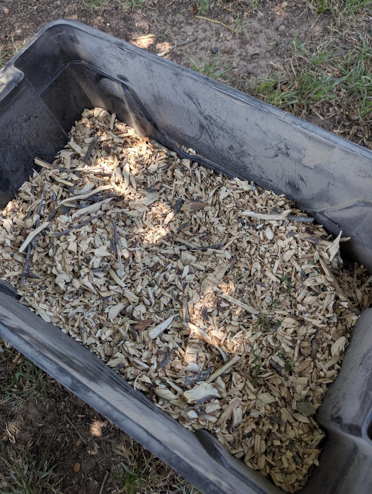 50L Collecting Bin, 15-Amp Wood Chipper Shredder, High Efficiency Electric Mulcher Shredding Machine with 25:1 Reduction Ratio, 1.8In Cutting Diameter, Portable Wheel for Yard Waste Cleanup customer photo 1