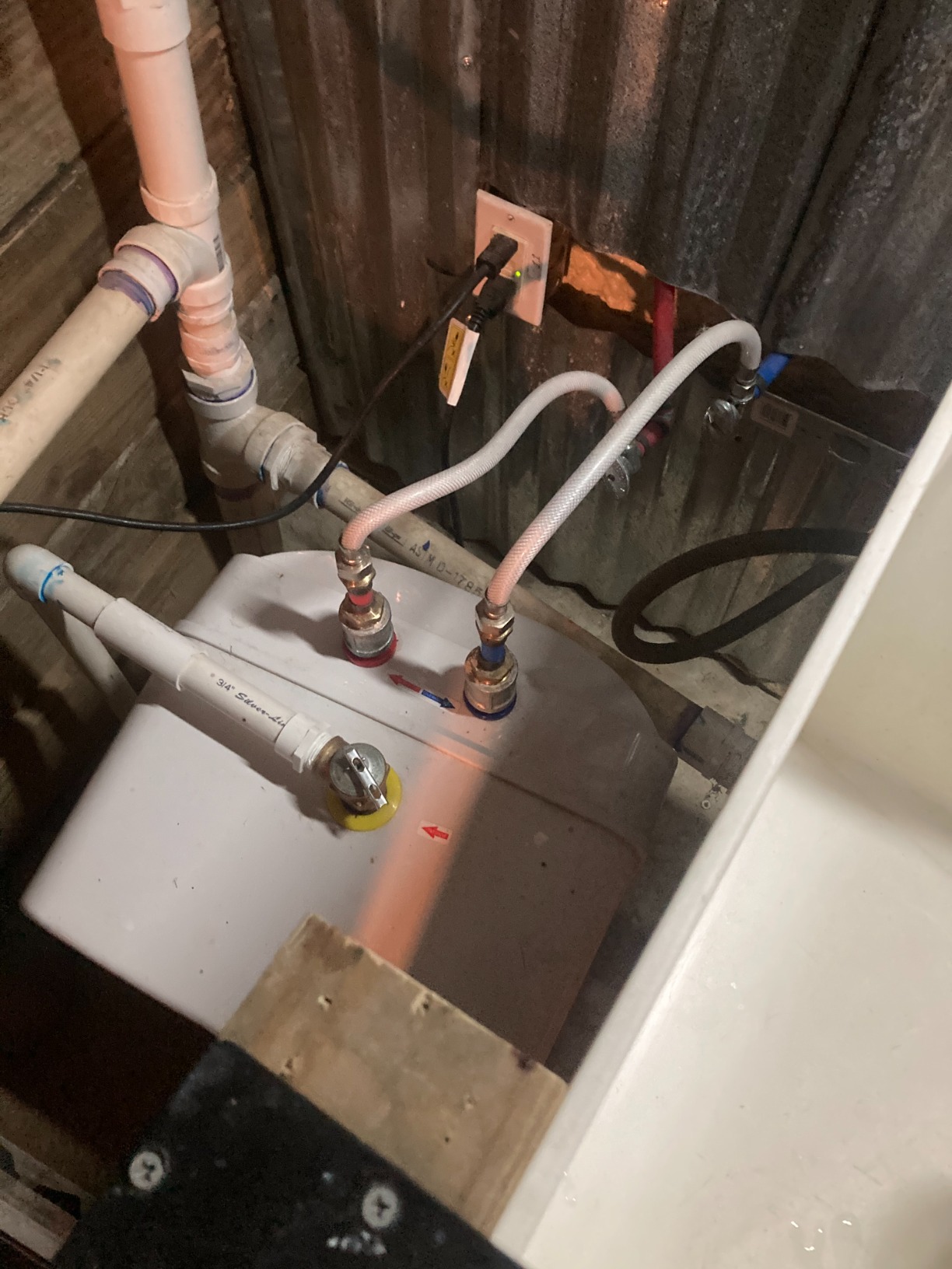 CAMPLUX Tankless Water Heater Electric 6kW at 240 Volts, Point of Use Instant Hot Water Heater customer photo 2