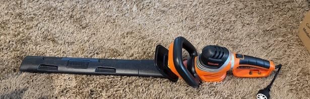 GARCARE Electric Hedge Trimmer Corded 4.8 Amp 24-Inch Dual-Action Blade | Branch Cutter with Safety Lock, Heavy Duty Trimming, For Bushes, Shrubs and Garden customer photo 2