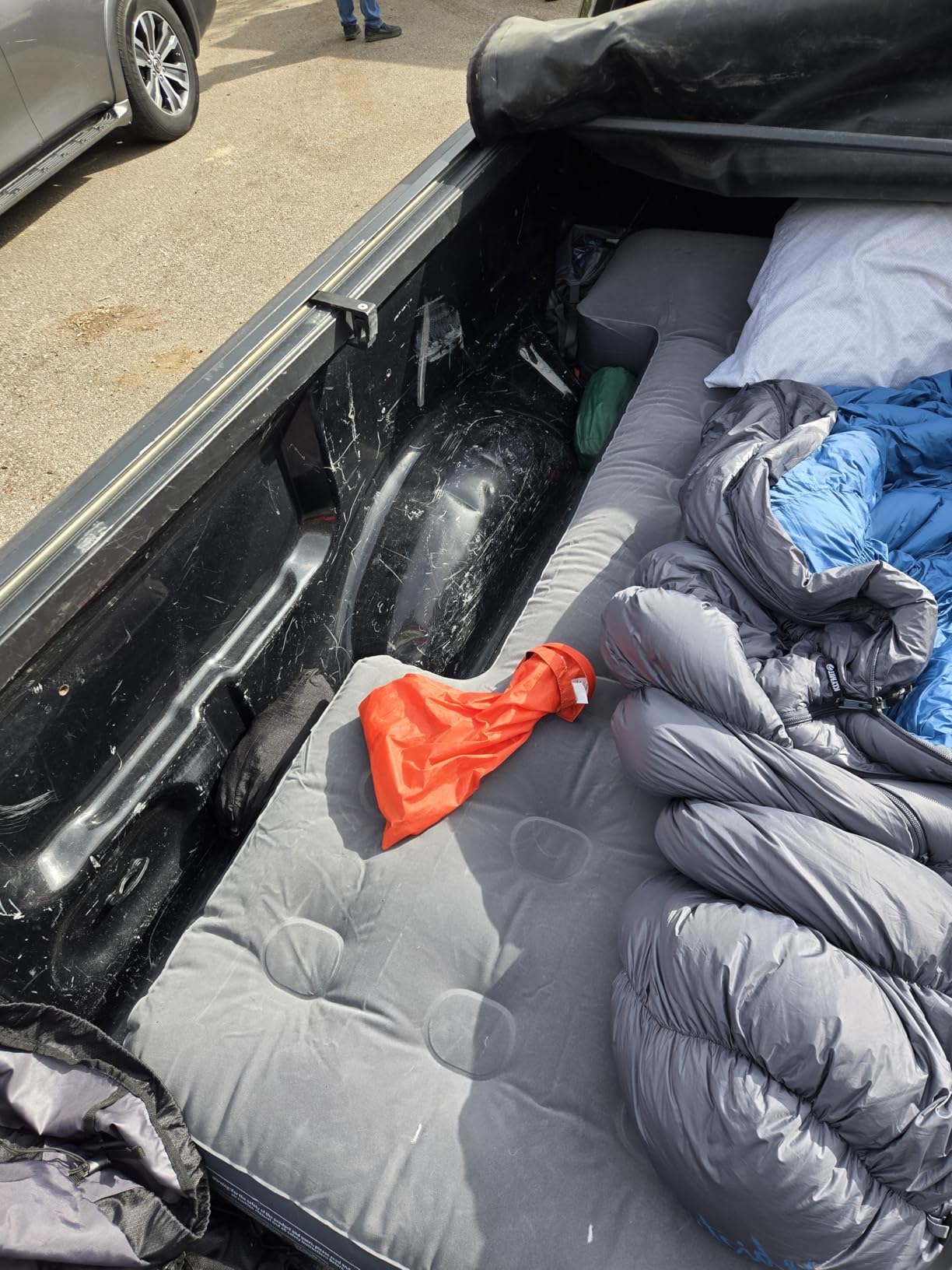 AYAMAYA Truck Bed Air Mattress with Built-in Cordless Rechargeable Pump, Inflatable Mattress with Pillow for 6-6.5ft Full Size Short Truck Beds, Portable Pickup Airbed for Outdoor Camping, Road Trip customer photo 2