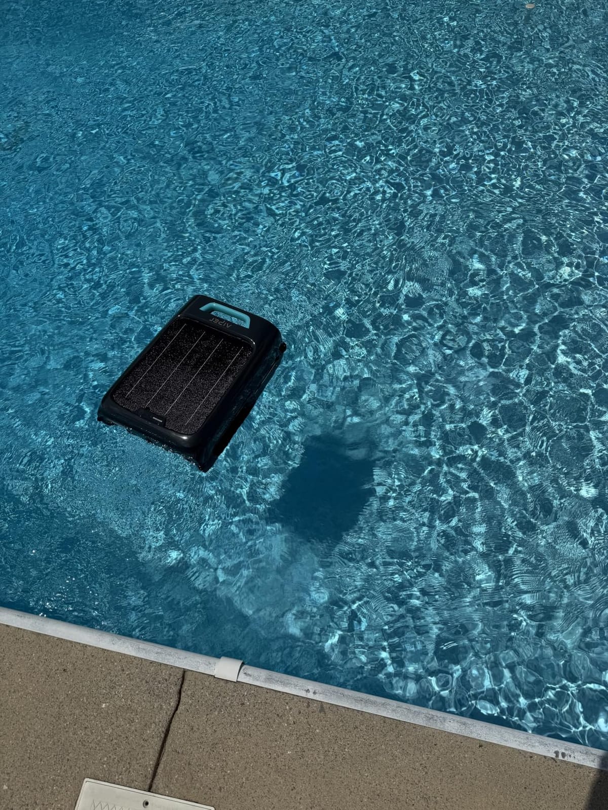 AIPER Experts Duo: Cordless Pool Cleaner Robot & Solar Pool Skimmer, Gray | Scuba V3 & EcoSurfer S2, 360° Top-to-Bottom Clean, 7 Day Hands-Free Care, 10x Faster Pool Clean with AI Patrol, Auto-Parking customer photo 1