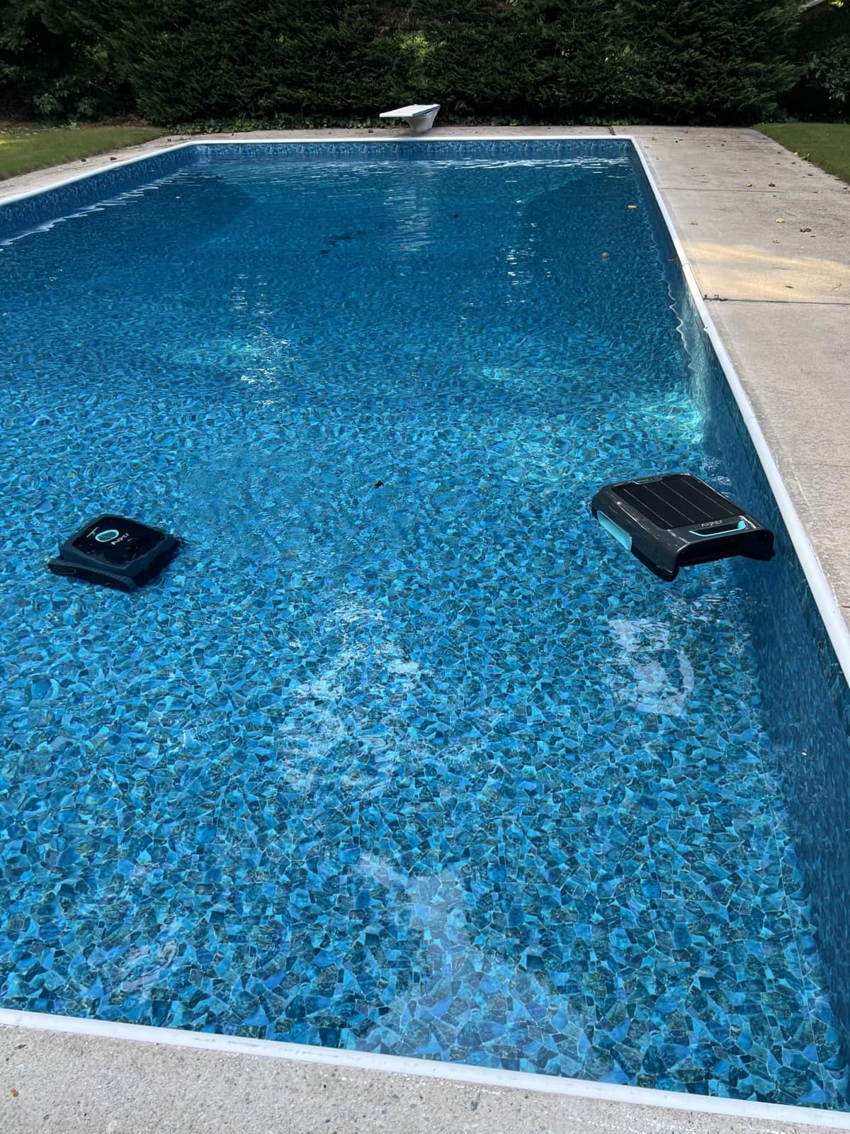 AIPER Experts Duo: Cordless Pool Cleaner Robot & Solar Pool Skimmer, Gray | Scuba V3 & EcoSurfer S2, 360° Top-to-Bottom Clean, 7 Day Hands-Free Care, 10x Faster Pool Clean with AI Patrol, Auto-Parking customer photo 2