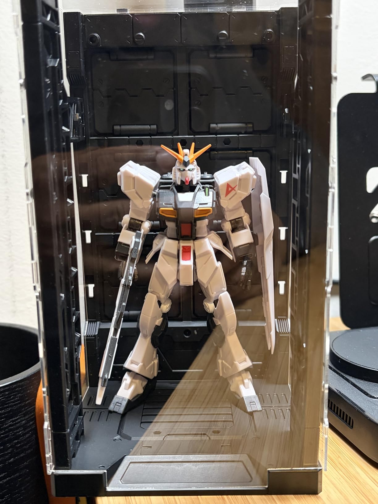 LBASE Wireless LED Light Kit with Interlocking Display Case for Gundam | Wireless LED Light, Interlocking Display Base and Acrylic Dust Proof Cover for 1/144 RG HG SD MGSD Gundam & Model Figures customer photo 2