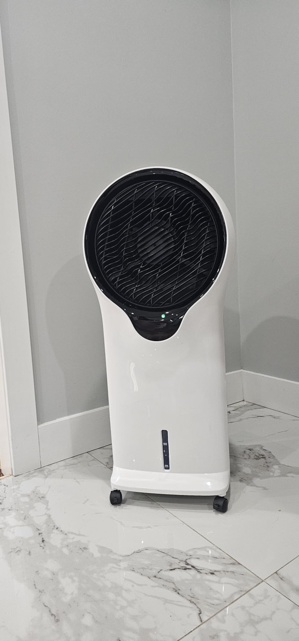 2000CFM Portable Evaporative Air Cooler for Indoor Use | 3-in-1 Function Swamp Cooler, 3 Speeds, 29ft/s Wind Speed, Cooling Fan that Blows Cold Air, 5.5L Water Tank, 2 Ice Packs customer photo 1