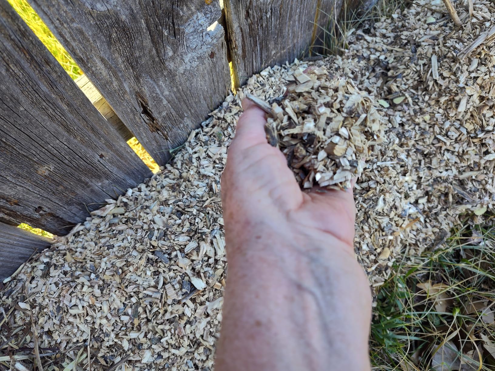 SENIX Wood Chipper, 15-Amp Electric Shredder - 22:1 Reduction, 4000RPM, 1.6 Inch Cutting Diameter, with 11-Gallon Collection Bag customer photo 1