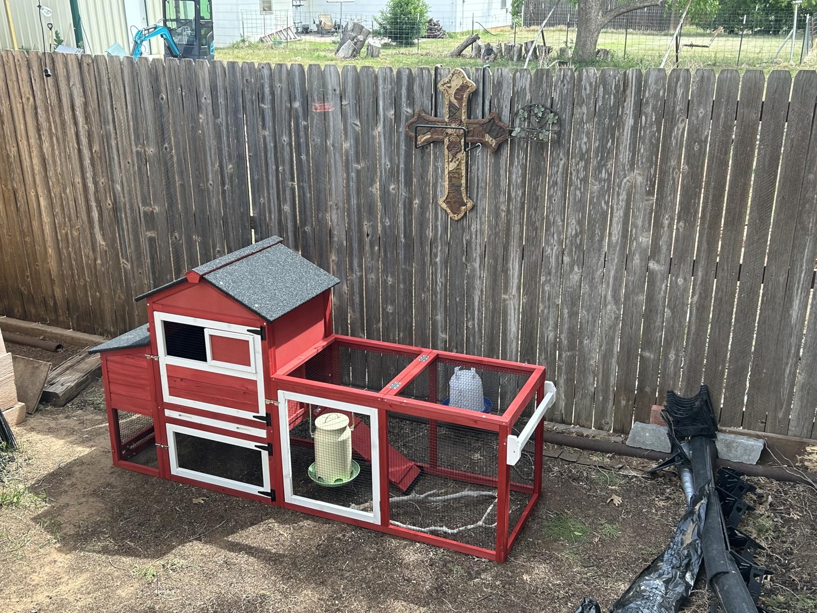 Chicken Coop with Run for 2 Chickens, Outdoor Wooden Hen House with Leakproof Pull-Out Tray, Weatherproof Roof, 6 Access Doors-Brown customer photo 1