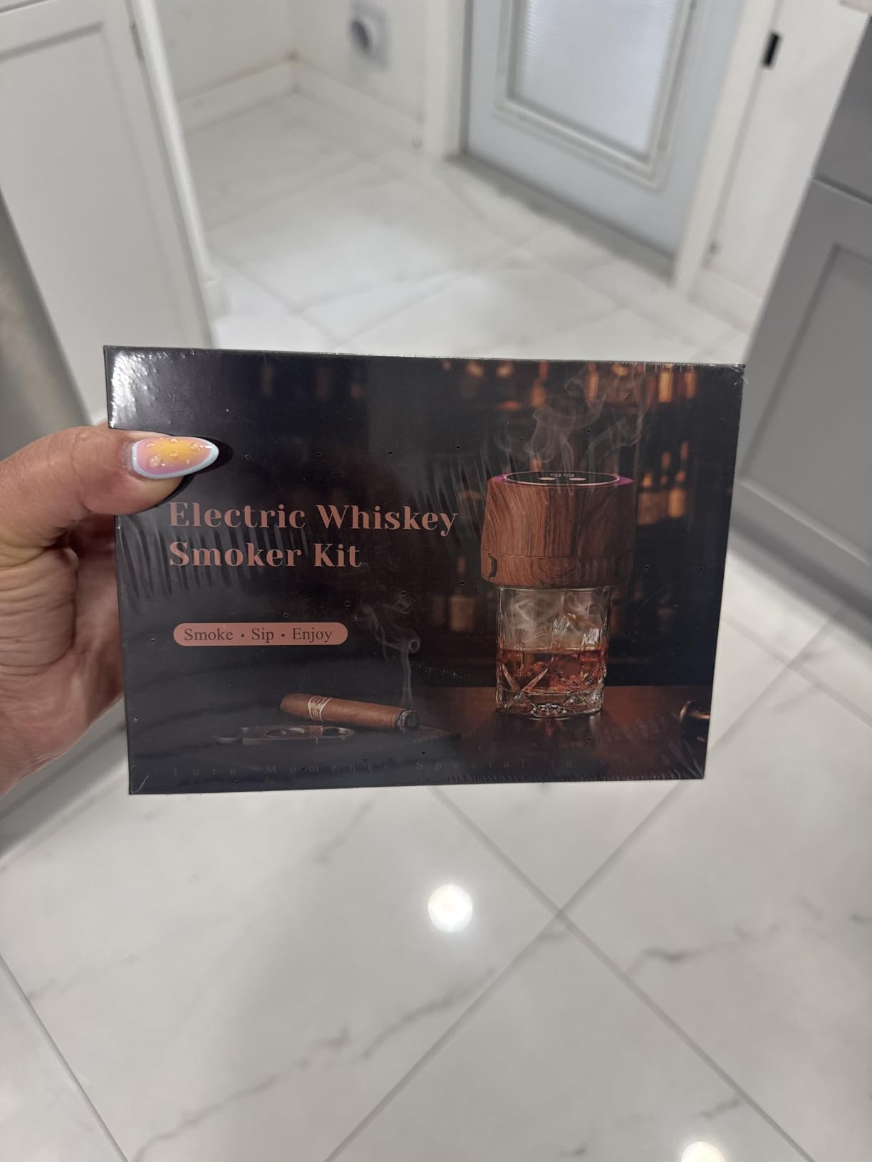 Electric Whiskey Smoker Kit - Rechargeable Cocktail Smoker with 6 Wood Chip Flavors - Smoke Infuser for Old Fashioned & Bourbon Cocktails - No Butane Needed - Whiskey Gifts for Men Dad (Rich Oak) customer photo 1