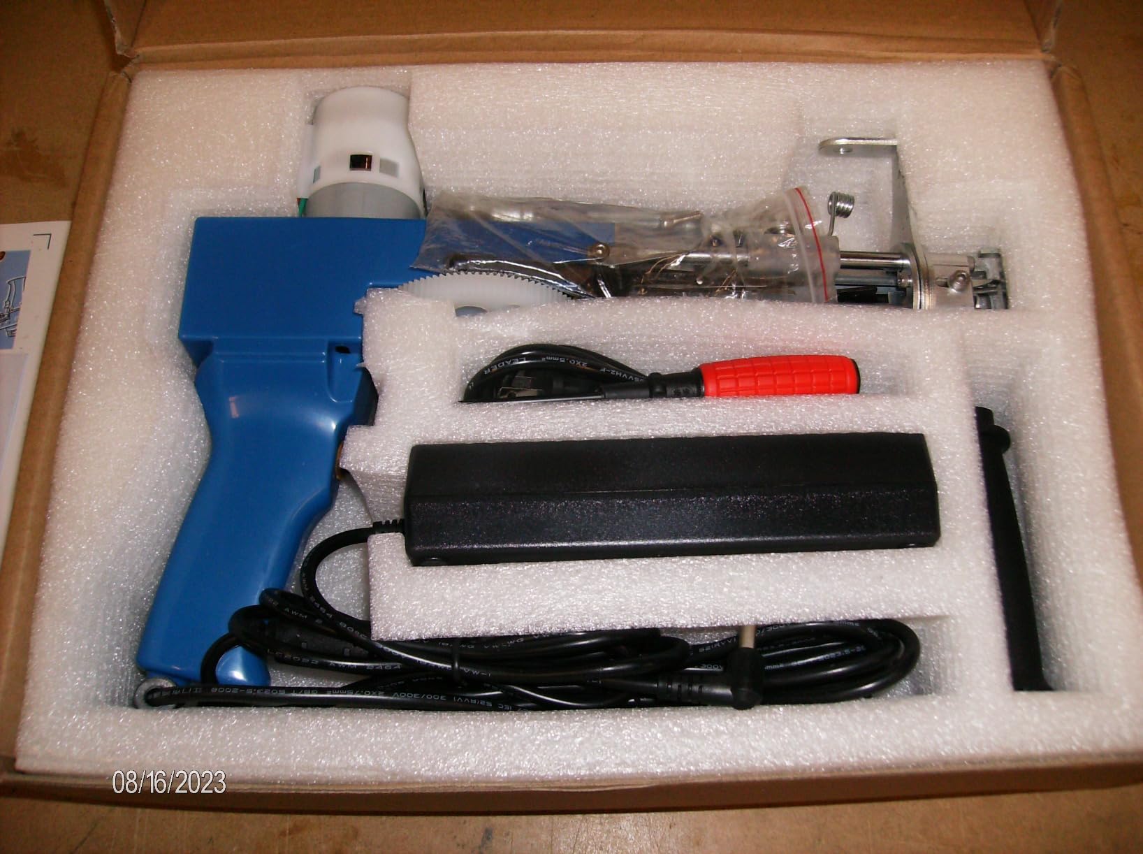 Vehipa Cordless Tufting Gun Kit with Carpet Trimmer, 2 in 1 Cut Pile and Loop Pile Tufting Gun Starter Kit with 2pcs 10Ah Batteries, Tufting Cloth and Yarn customer photo 1