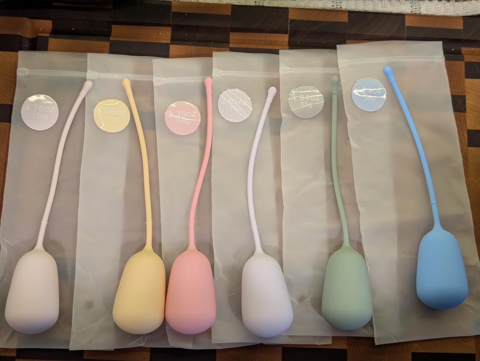 Kegel Exercise System, Set of 6 Silicone Pelvic Floor Weights for Women | LED case with cleaning function, individually packed weights, progressive levels, beginner to advanced customer photo 1
