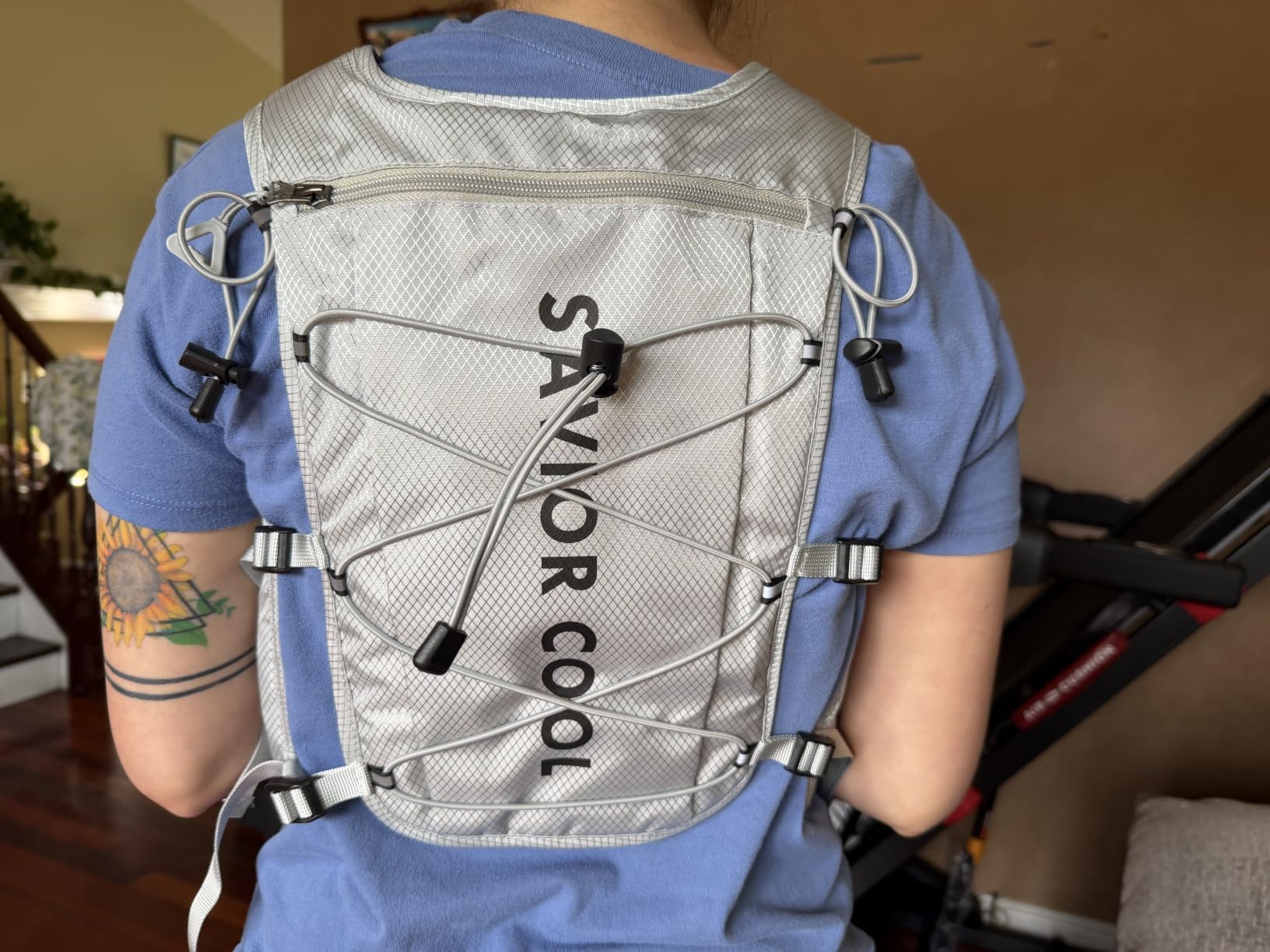 Cooling Hydration Vest with 2L BPA-Free Water Bladder, Running Vest with 3 Removable Cooling Packs, Lightweight Outdoor Pack for Hot Weather, Hiking, Cycling, Training customer photo 2